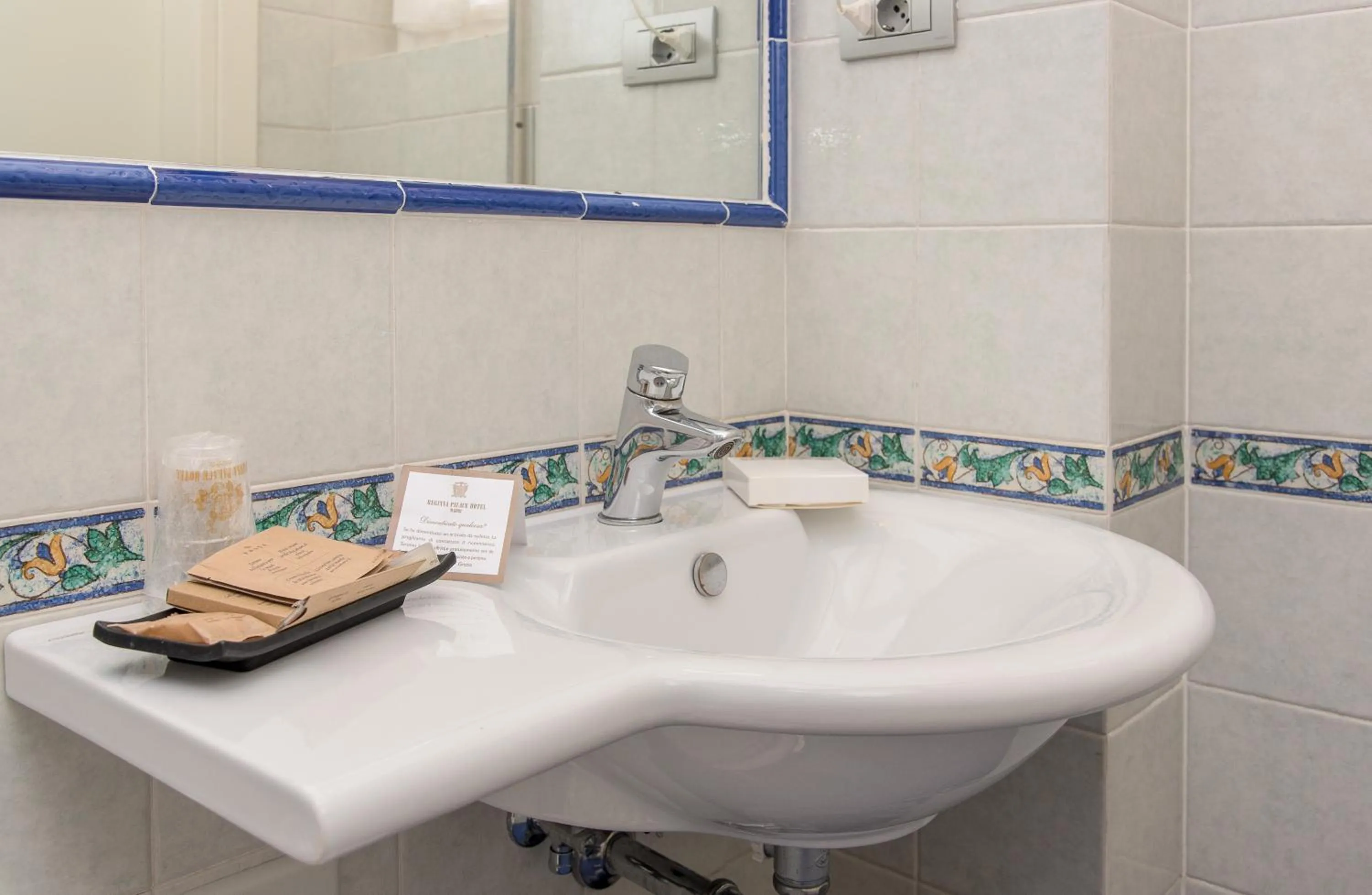 Bathroom in Reginna Palace Hotel