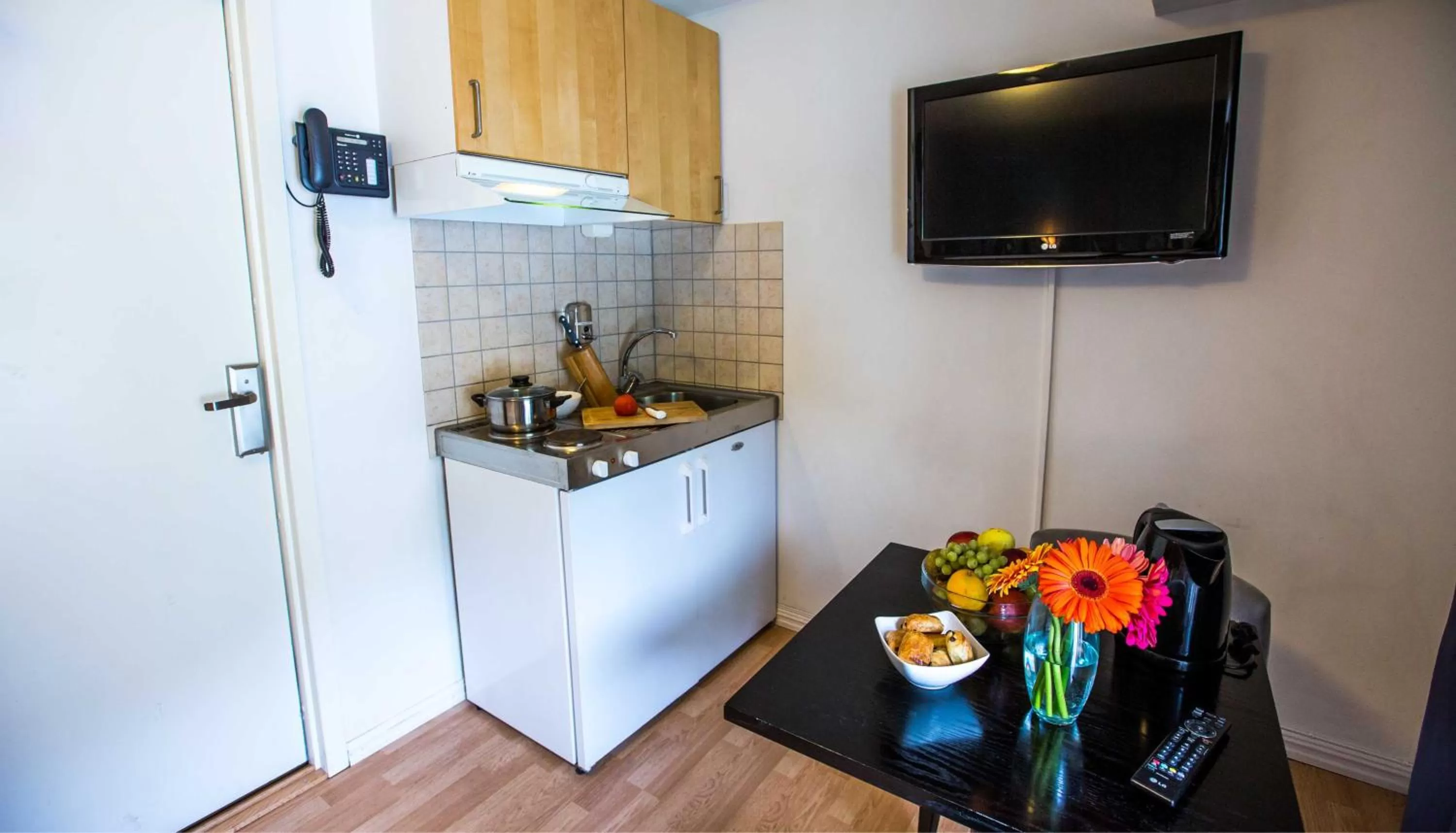 Kitchen or kitchenette in Central City Apartments