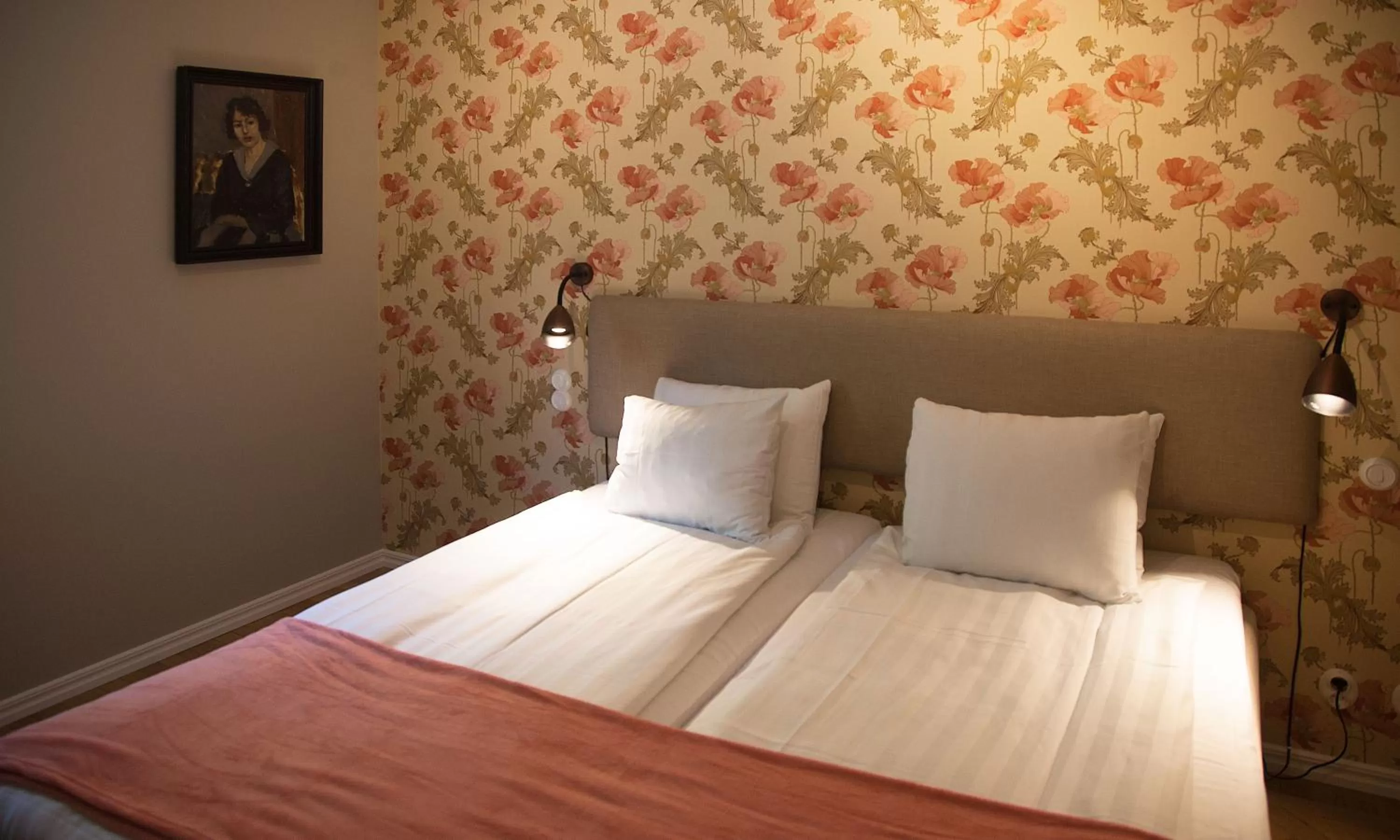Photo of the whole room, Bed in Södra Hotellet