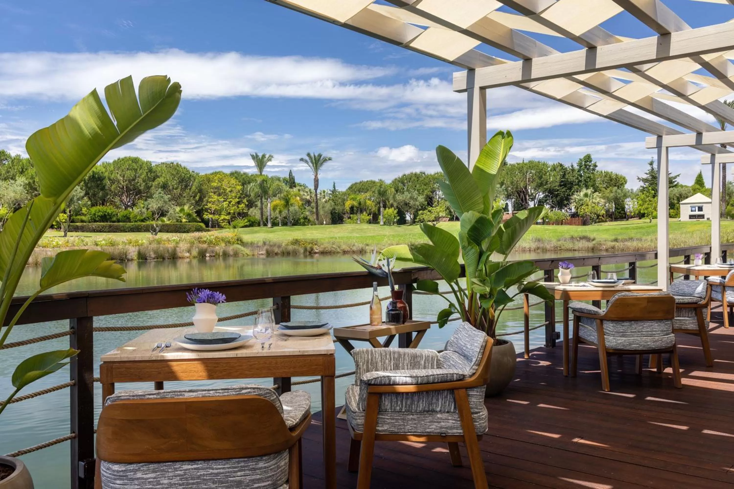 Restaurant/places to eat in Domes Lake Algarve, Autograph Collection