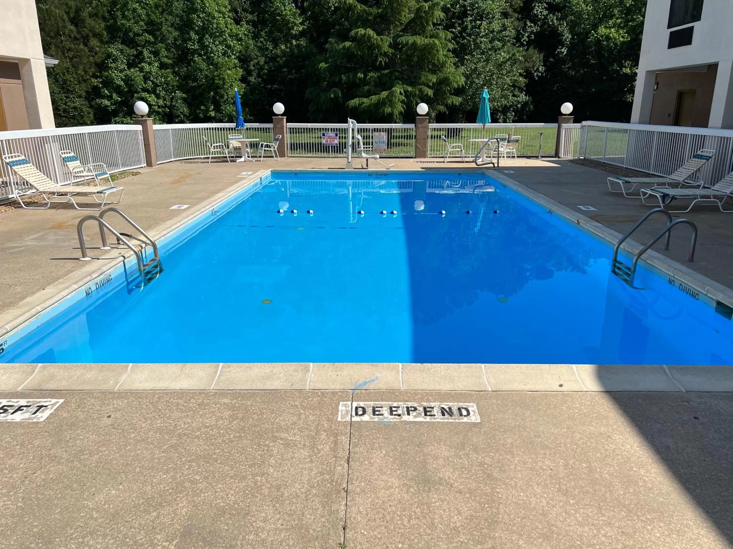 Swimming pool in Quality Inn & Suites Exmore - Eastern Shore
