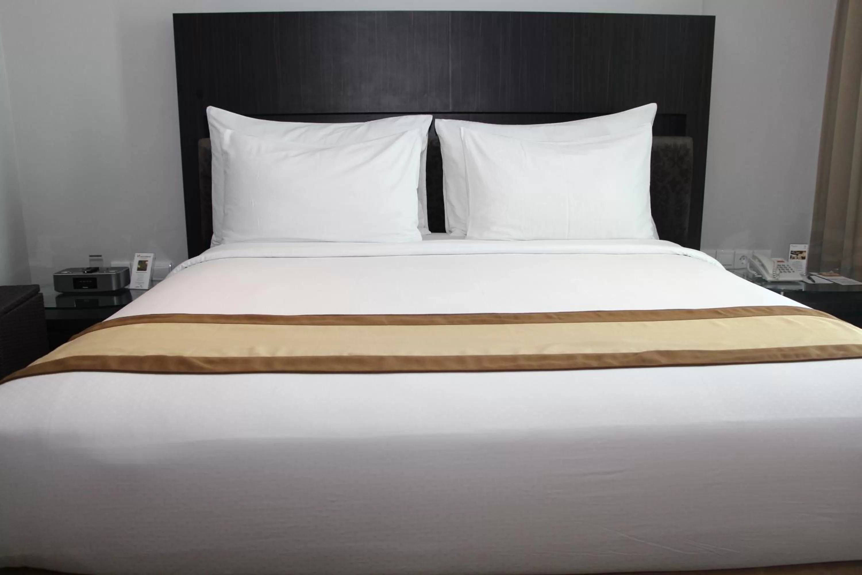 Bedroom, Bed in Swiss-Belhotel Balikpapan