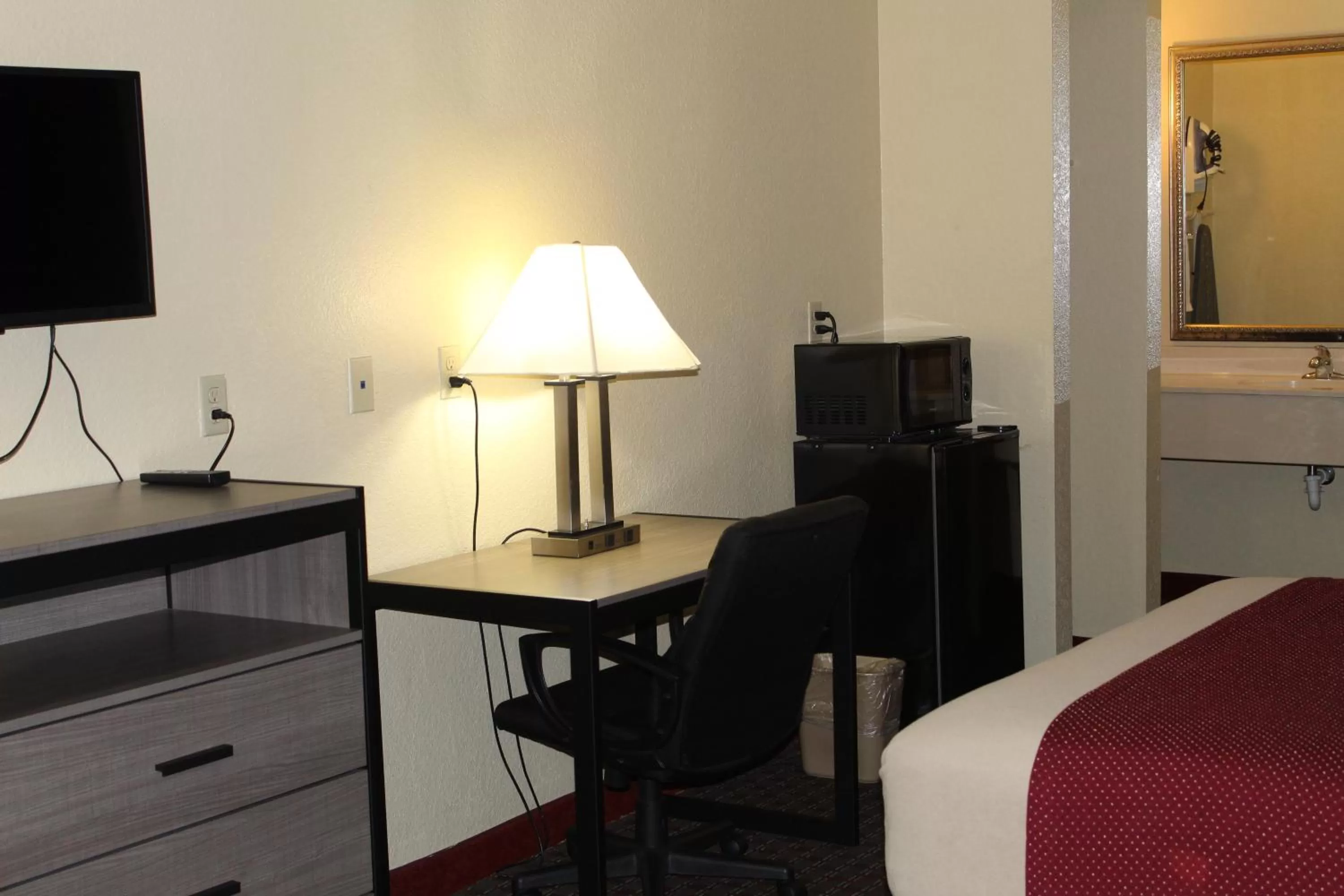 TV and multimedia, Bed in Scottish Inns Fort Worth