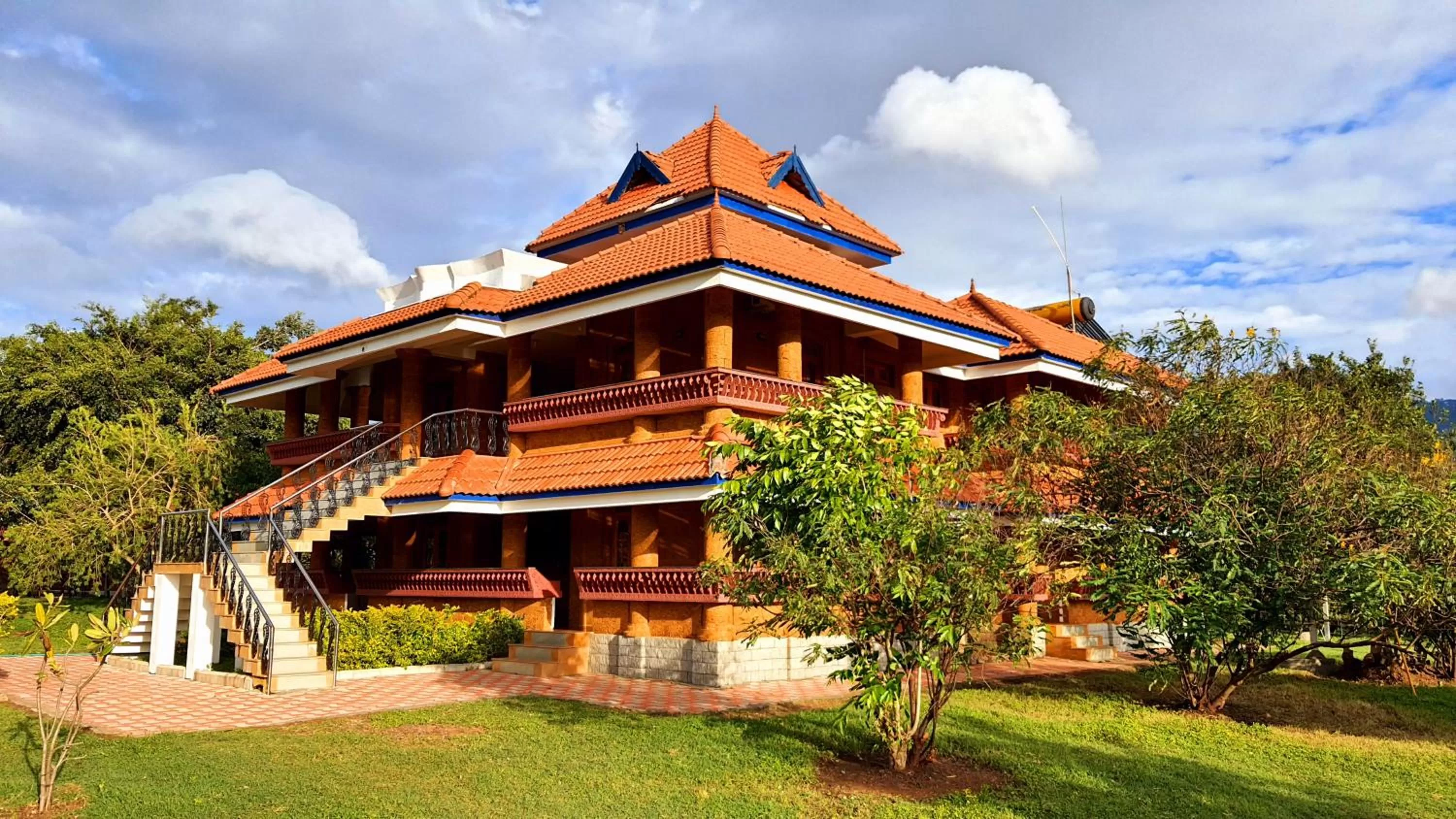 Facade/entrance in Avadale Masinagudi - Stag Groups Not Allowed