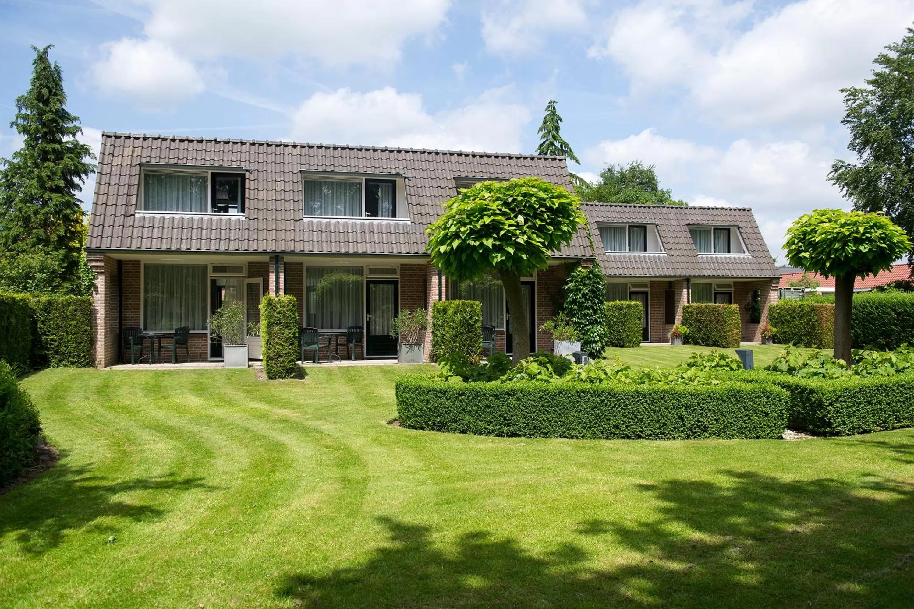 Property building, Garden in Hotel Bakker