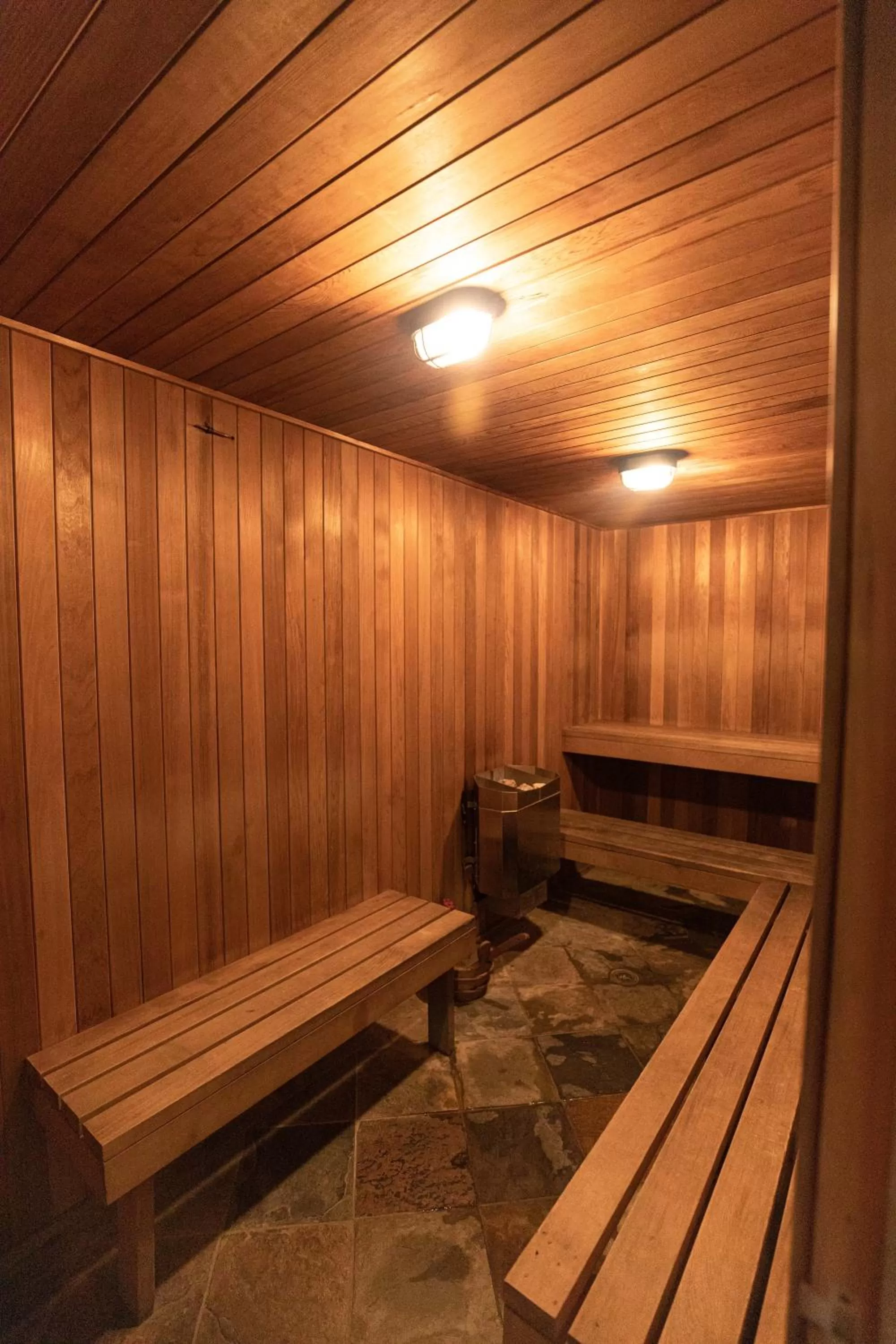 Sauna in Oxnard Inn Lancaster