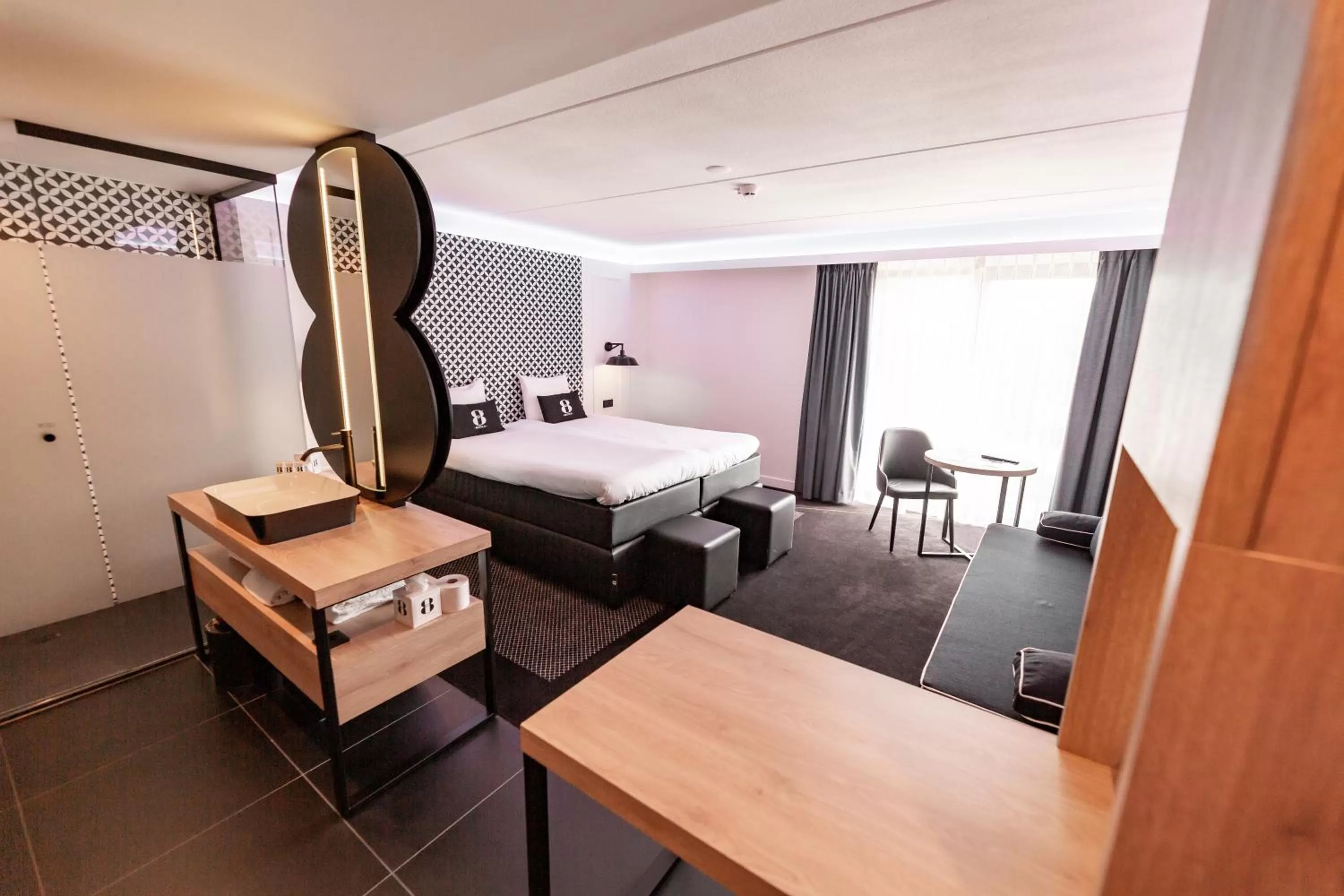 Photo of the whole room, Bed in Gr8 Hotel Sevenum