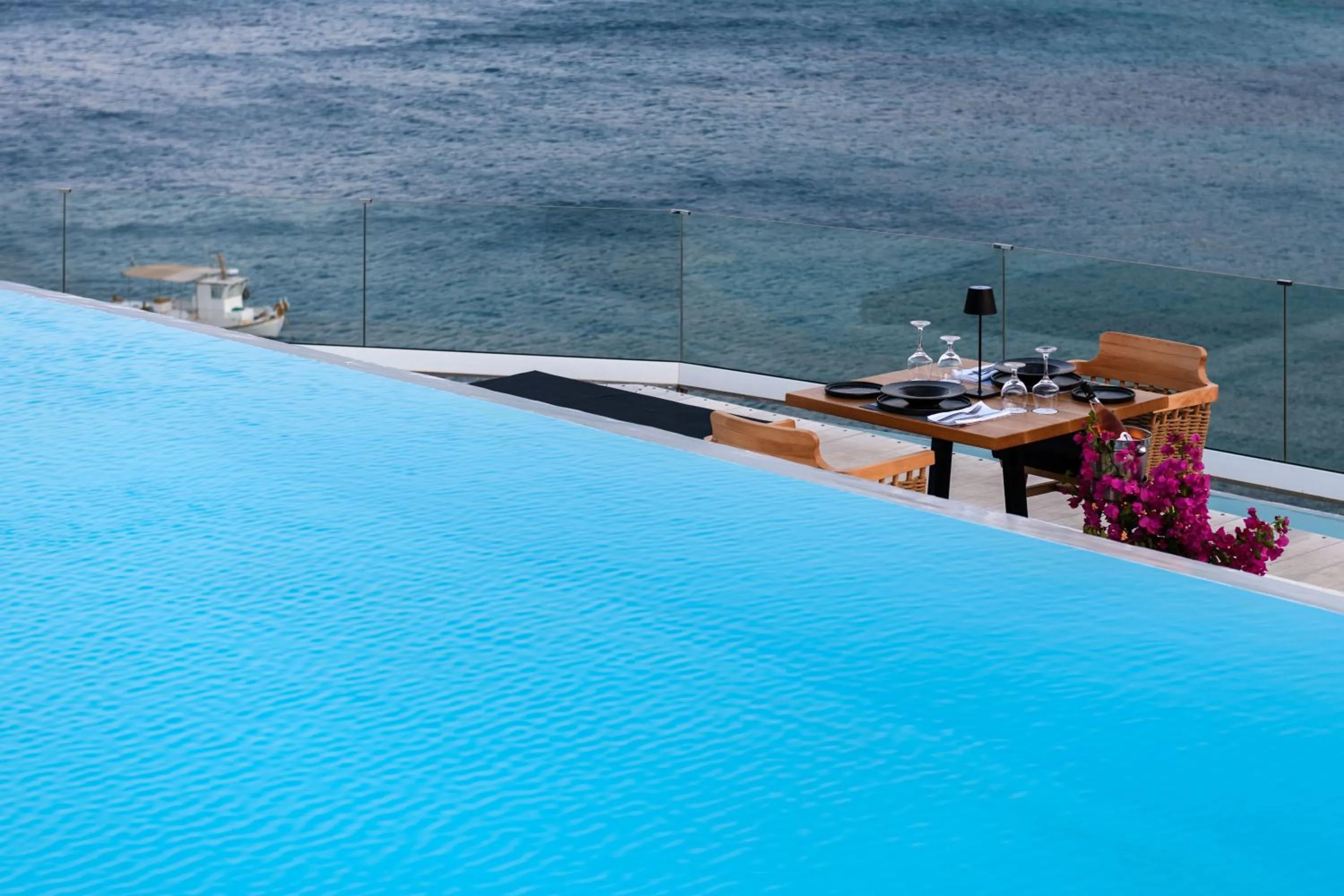 Restaurant/places to eat in Panormos Village Hotel