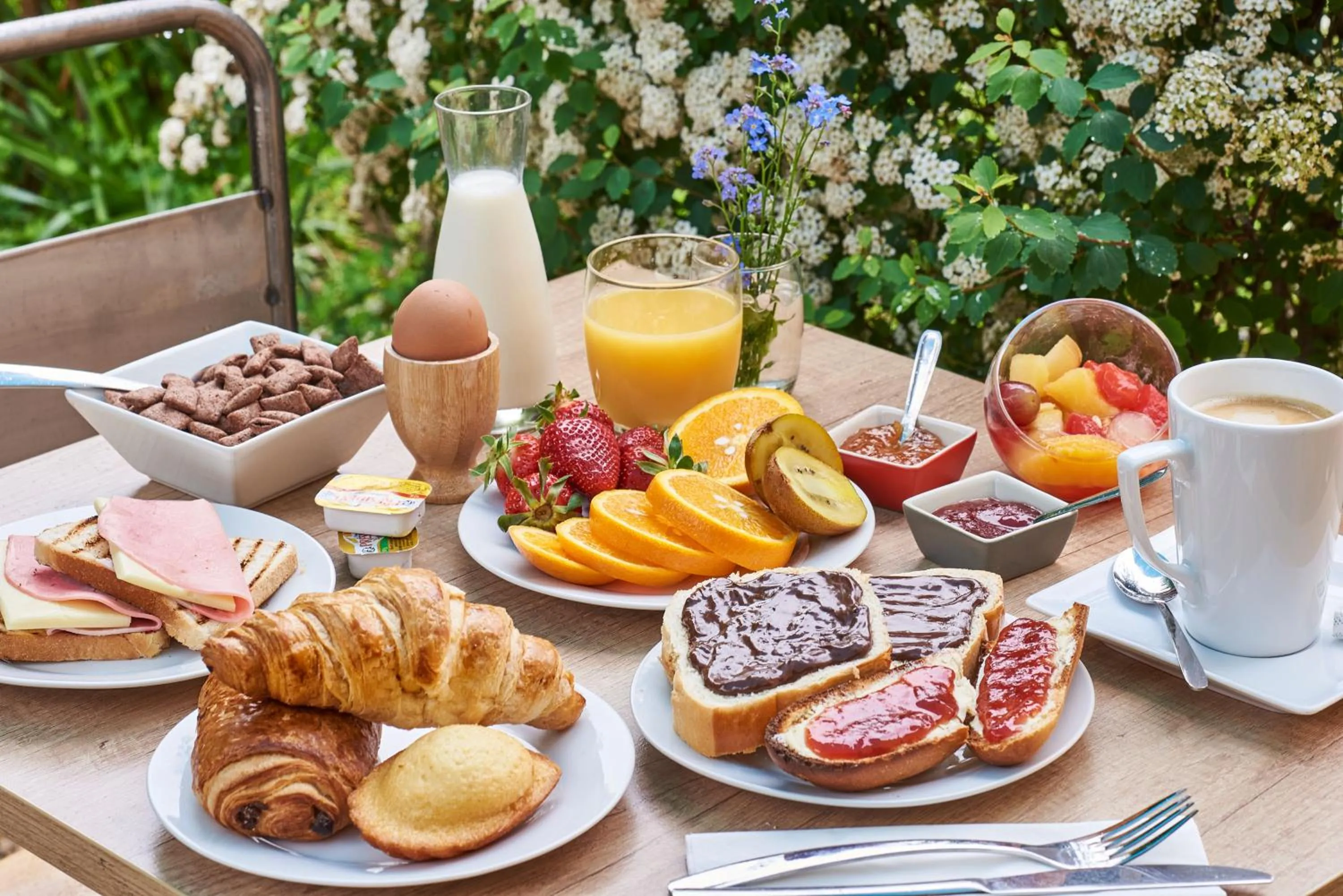 Breakfast in Kyriad Direct Le Bourget Gonesse