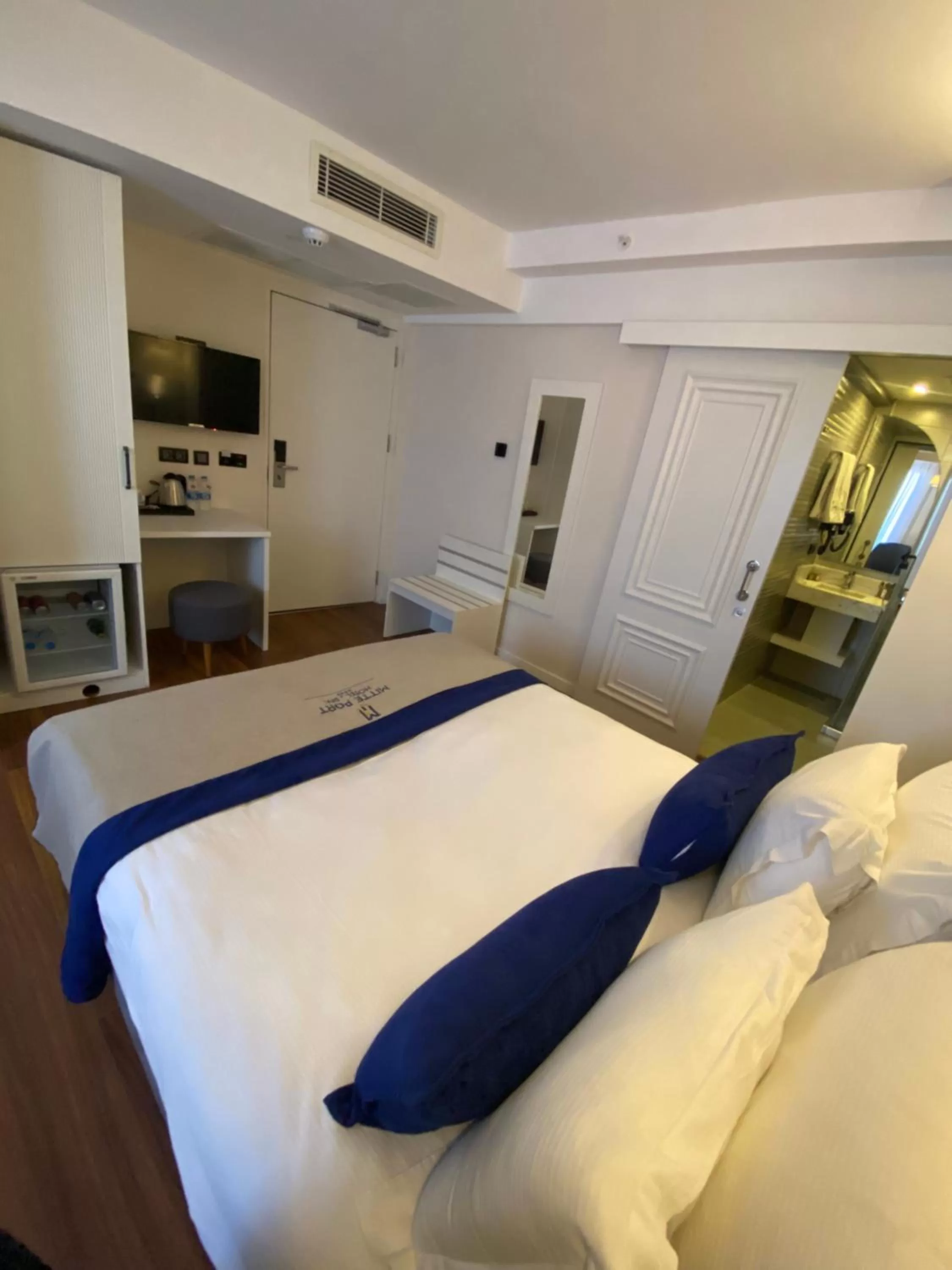 Budget Double Room (No View) - single occupancy in Best Western Izmir Hotel