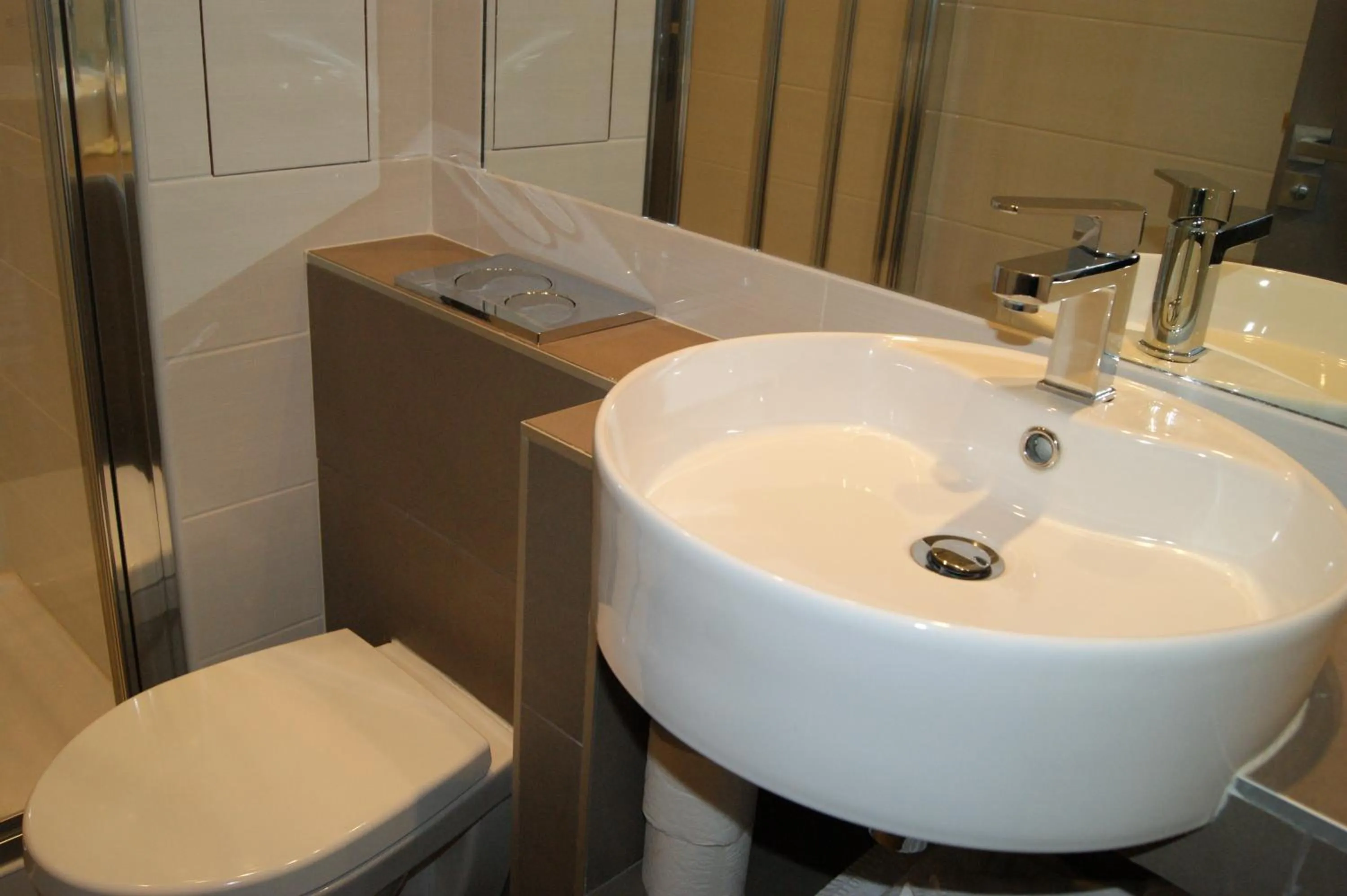 Bathroom in Hotel d'Amiens