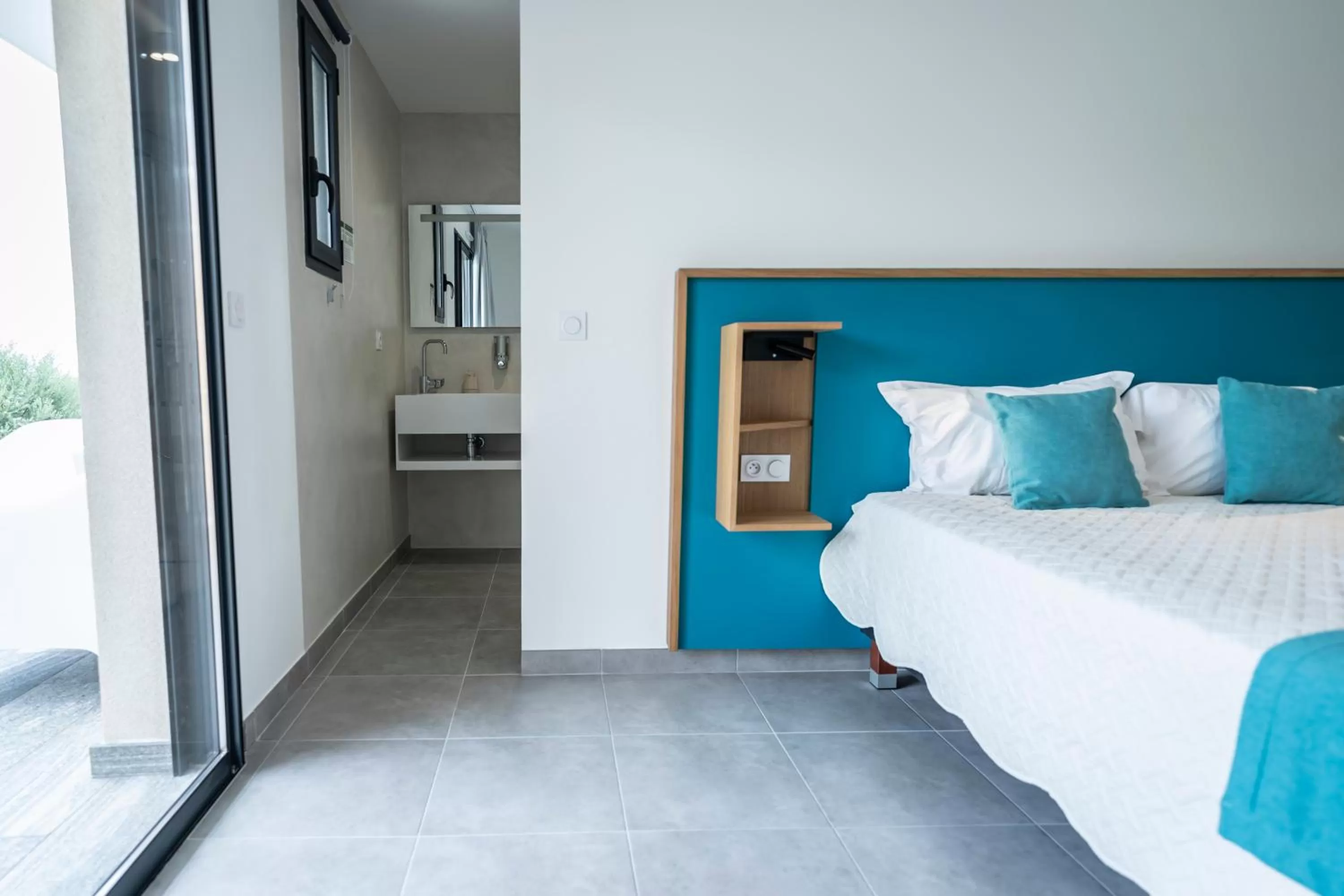 Bathroom, Bed in hôtel résidence a torra