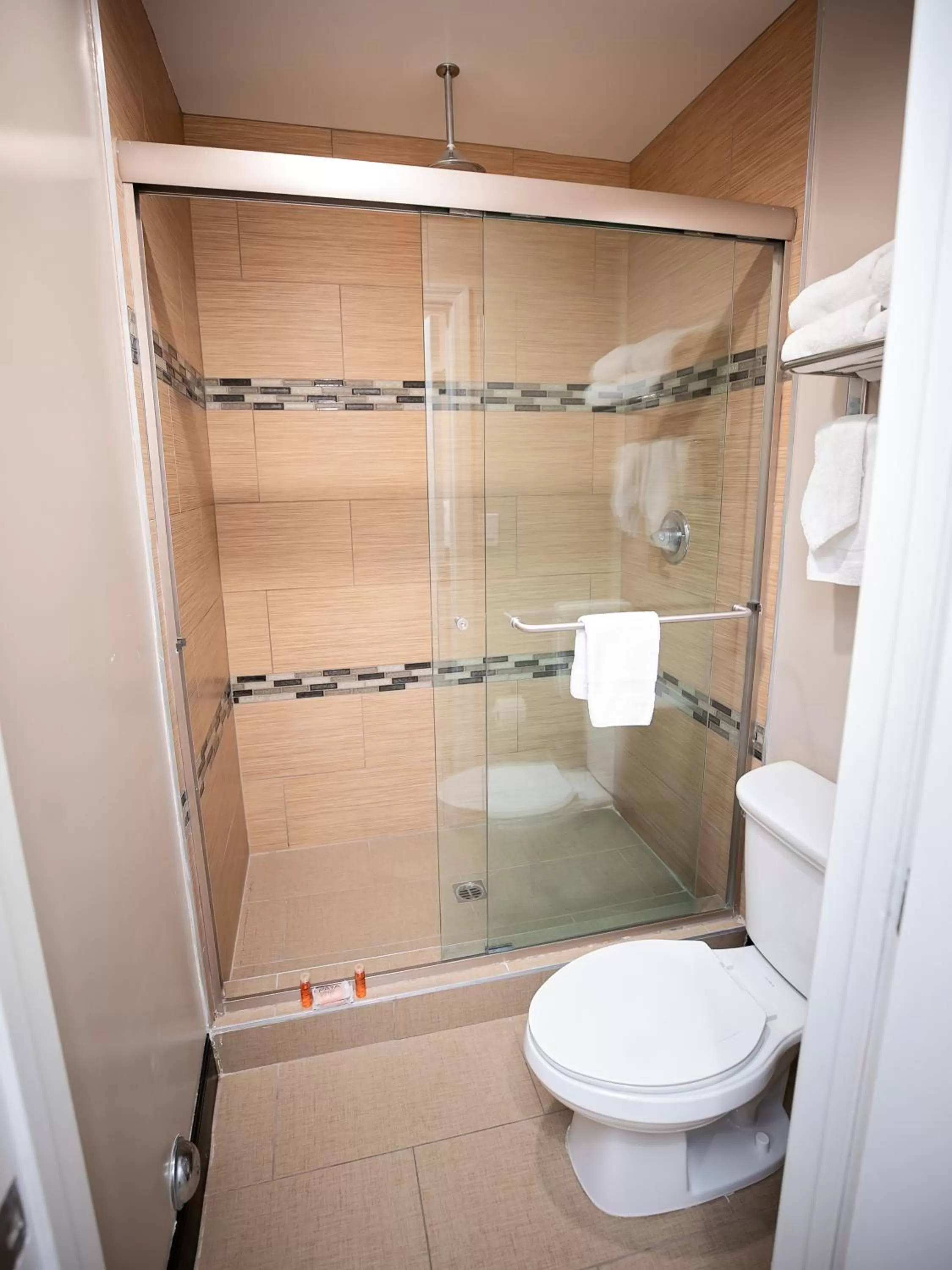 Diamond Bell Inn & Suites