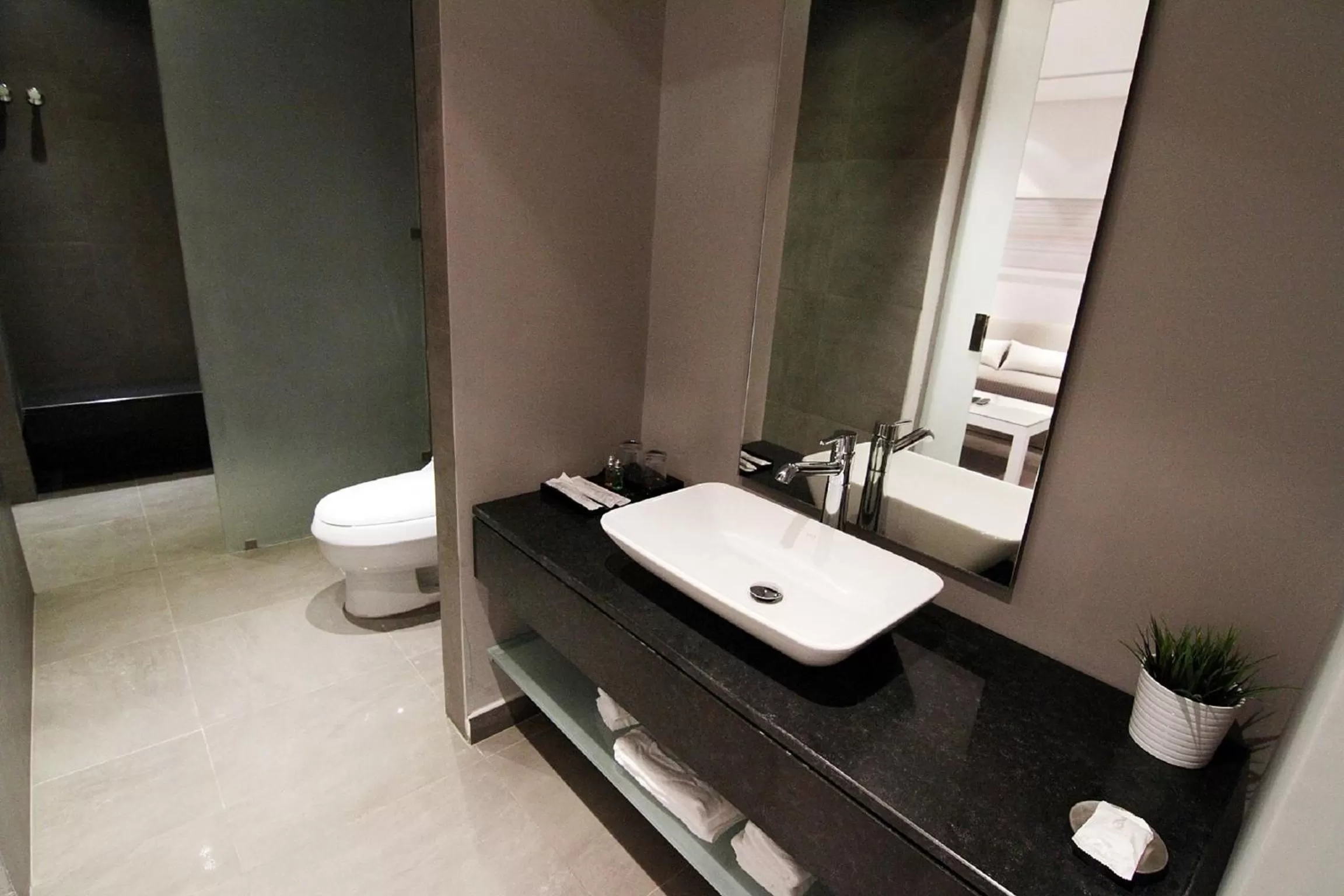 Bathroom in Rafa Hotel Apart