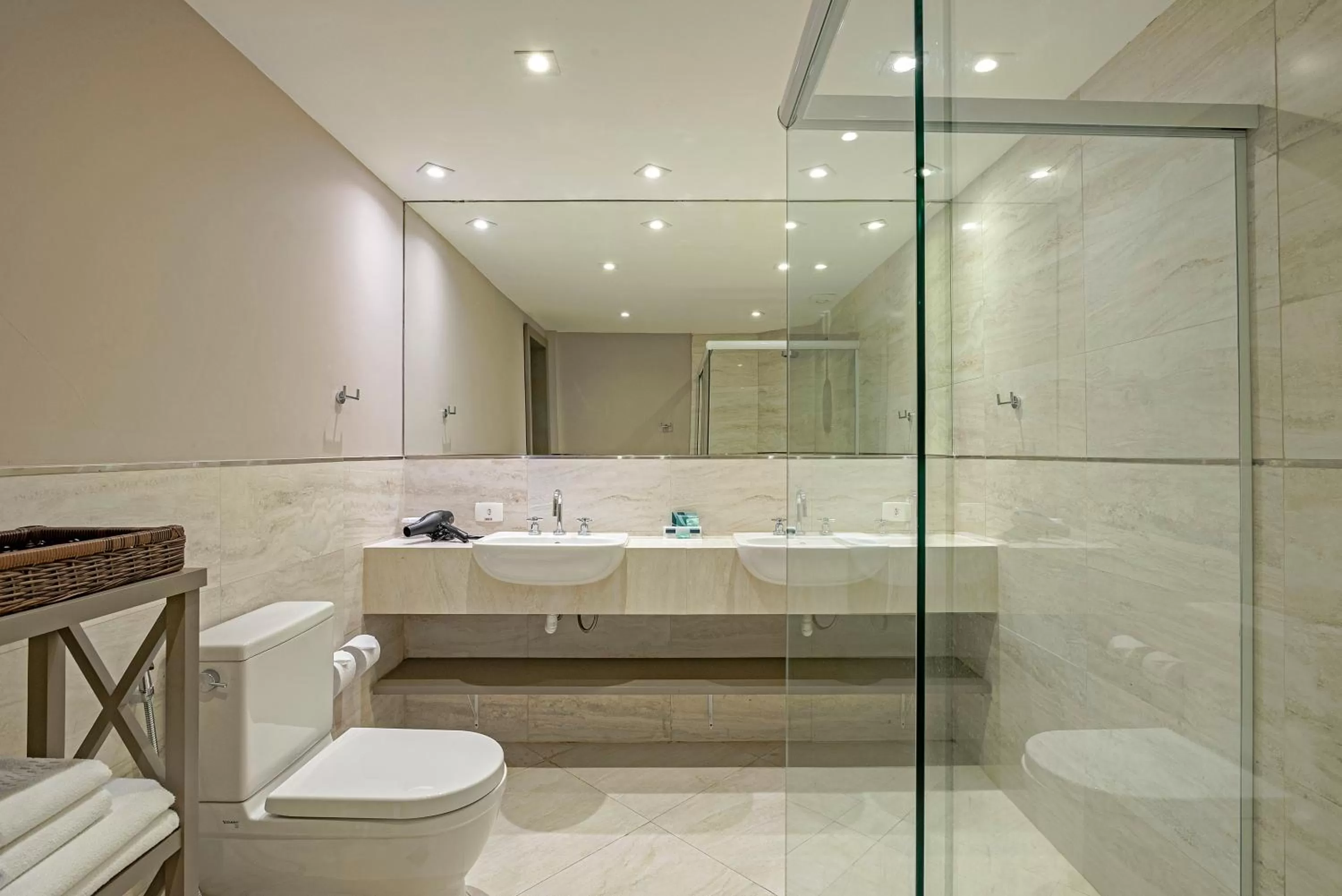 Toilet in Slaviero Baia Norte Florianópolis