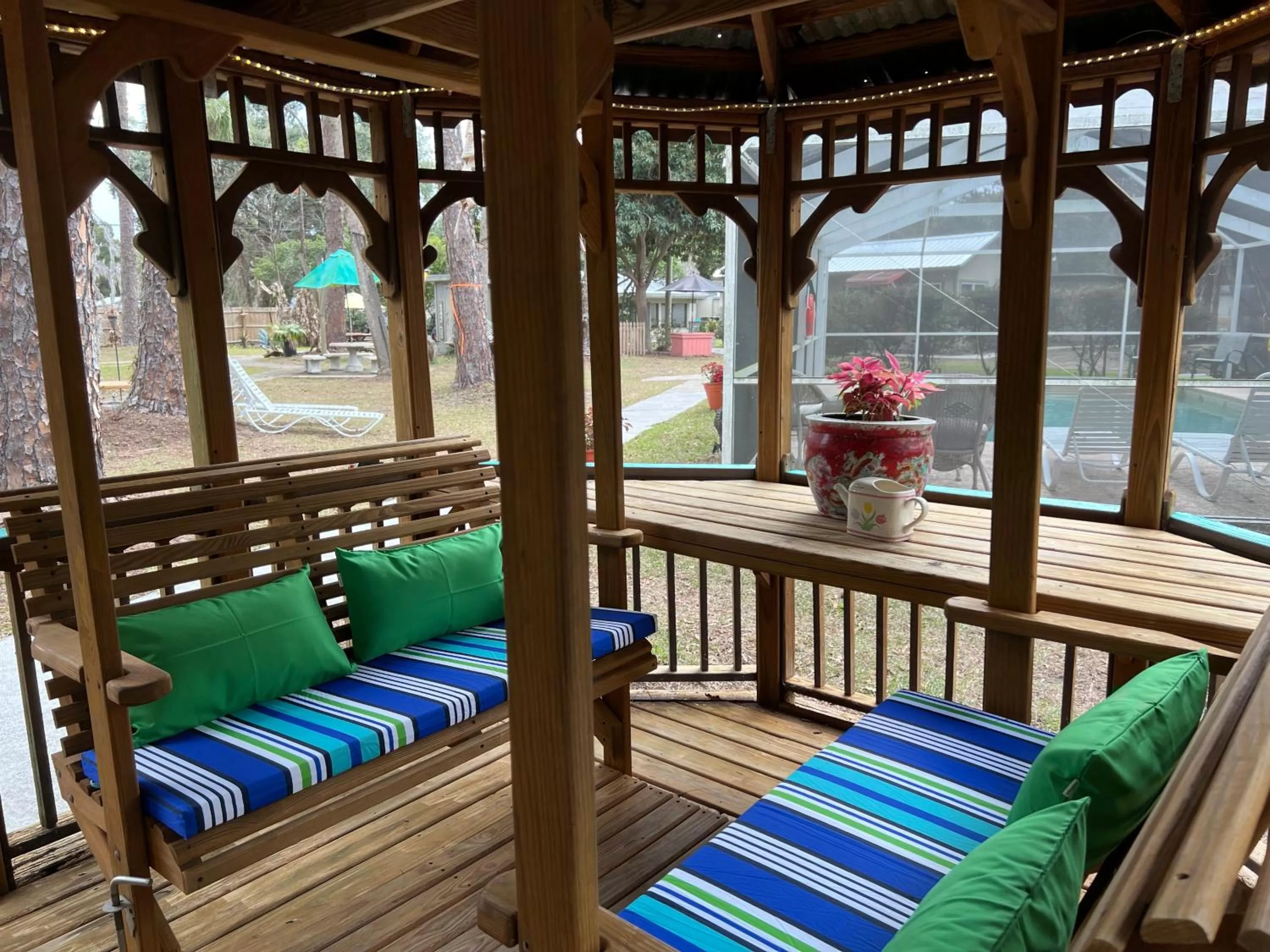 Seating area in Nature Coast Inn & Cottages