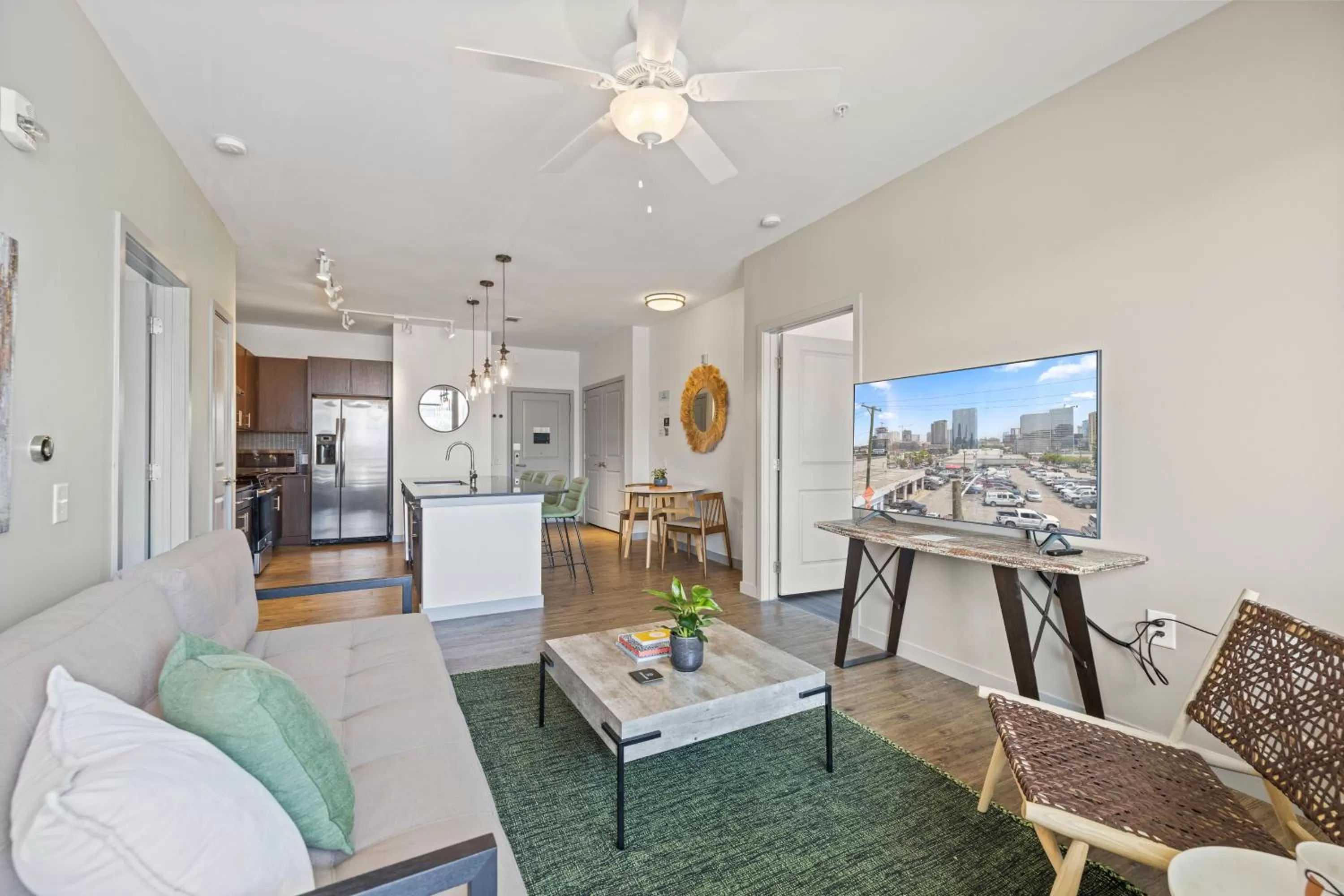 TV and multimedia in Placemakr Music Row - Vanderbilt