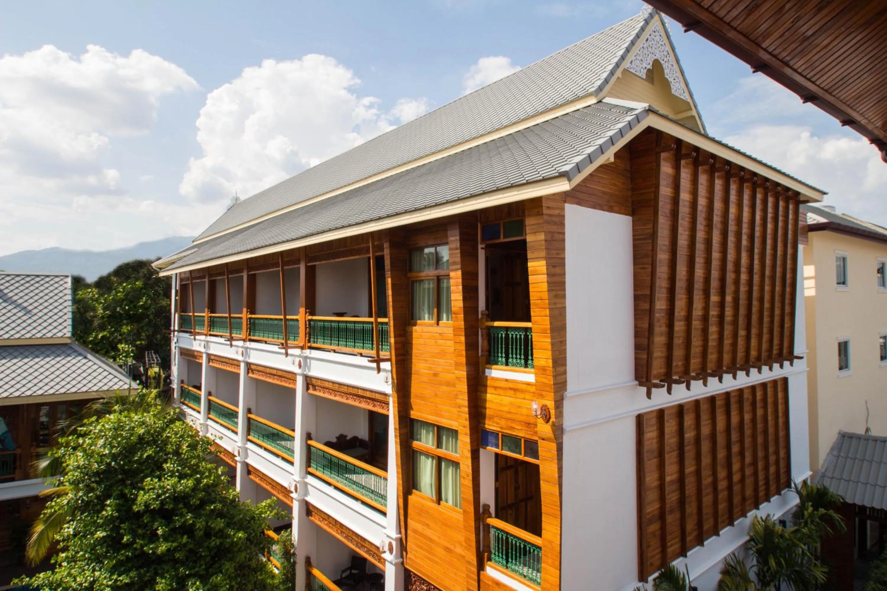 Property building in Pingviman Hotel