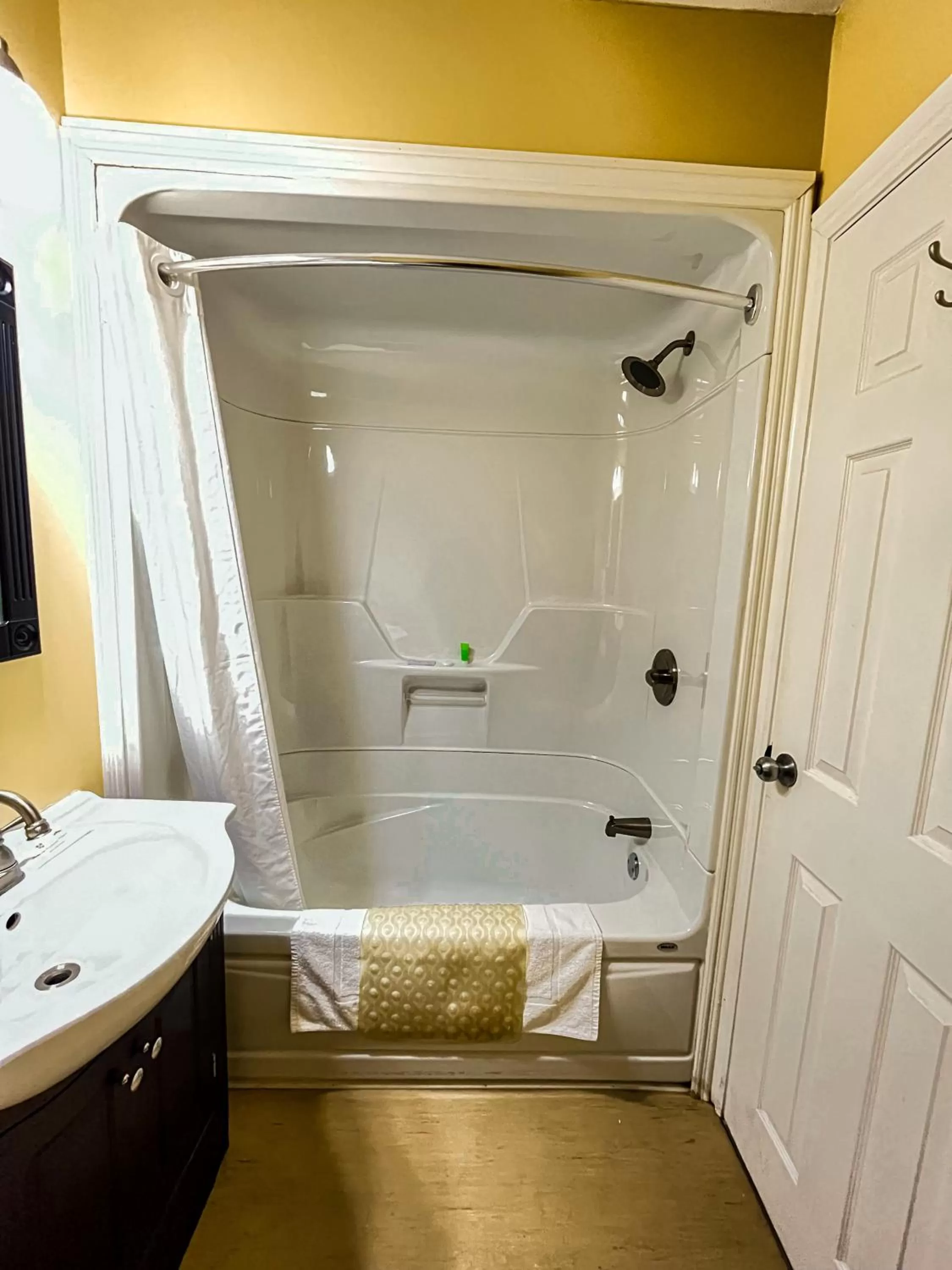 Bathroom in Driftwood Inn