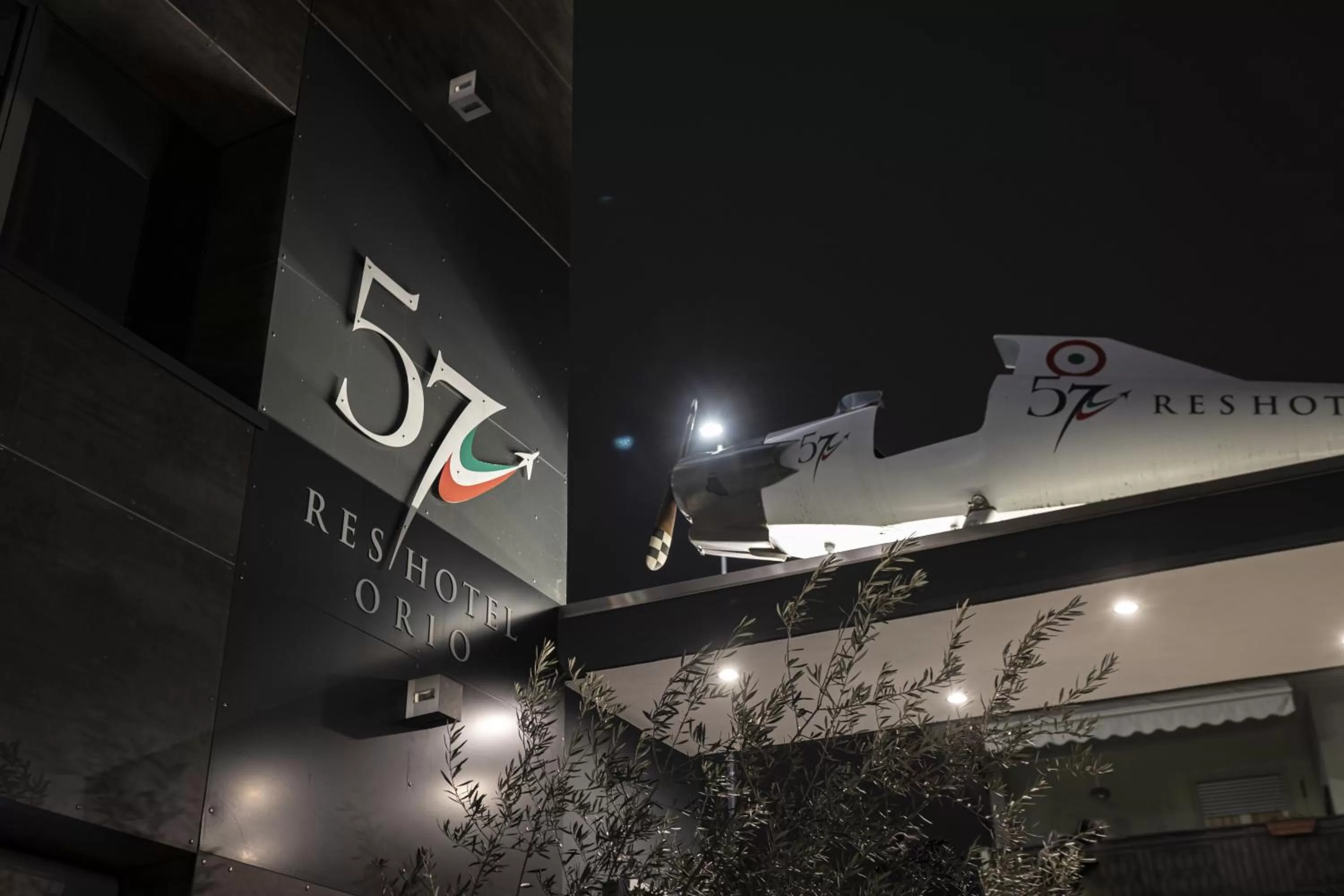 Property building in 57 Reshotel Orio