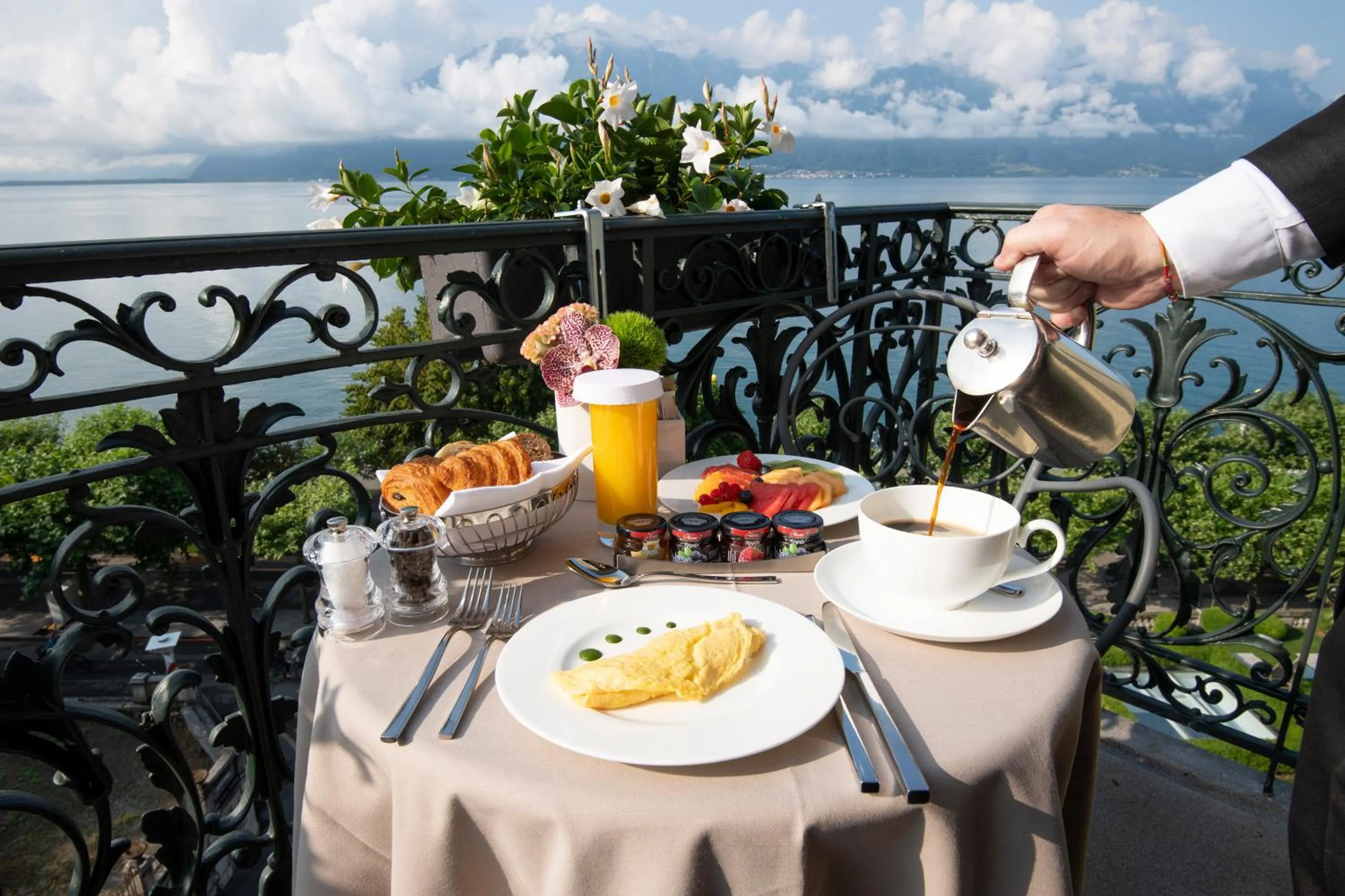 Breakfast in Hôtel Des Trois Couronnes & Spa - The Leading Hotels of the World