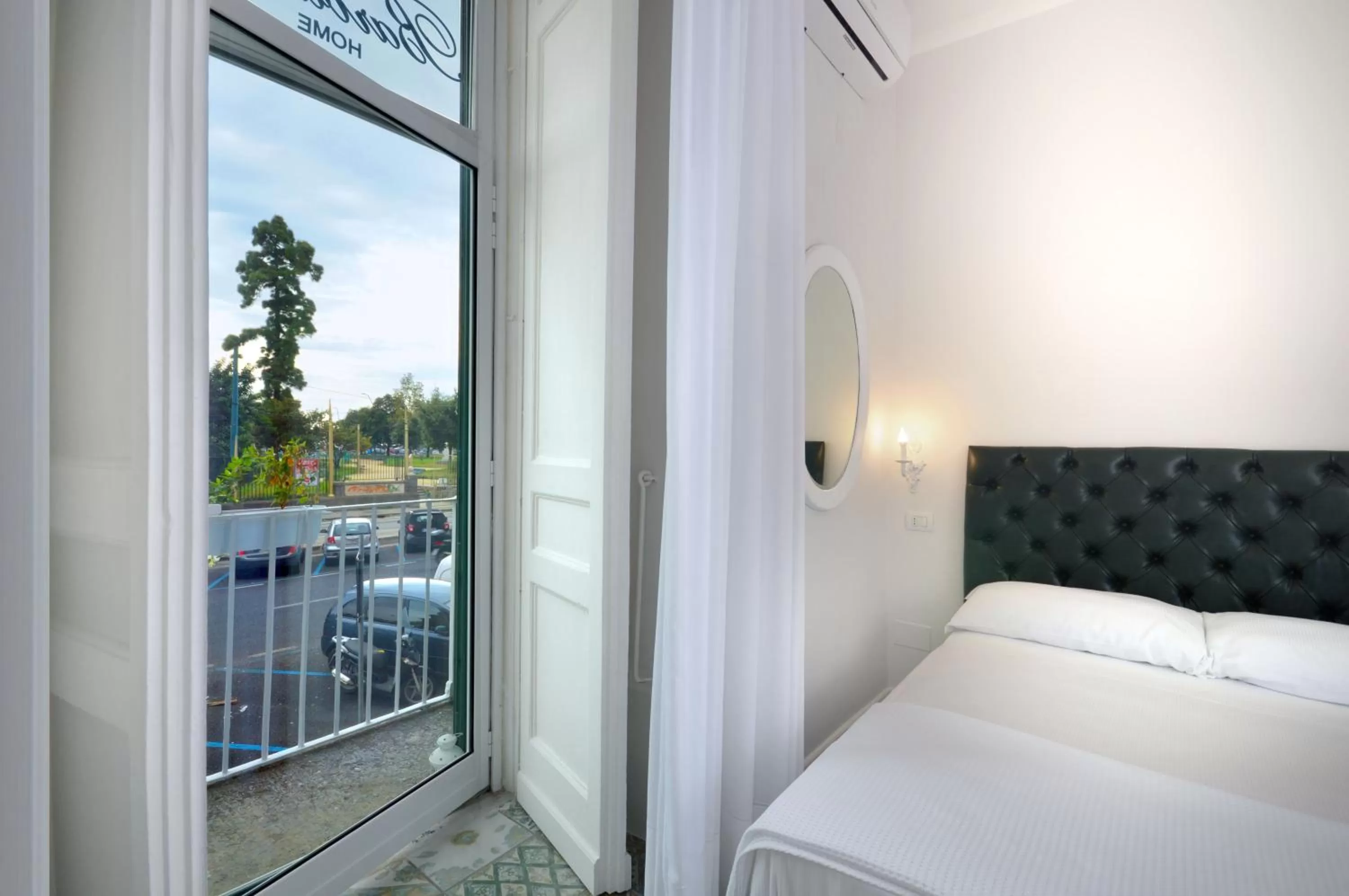 Photo of the whole room, Bed in Barbarella Home