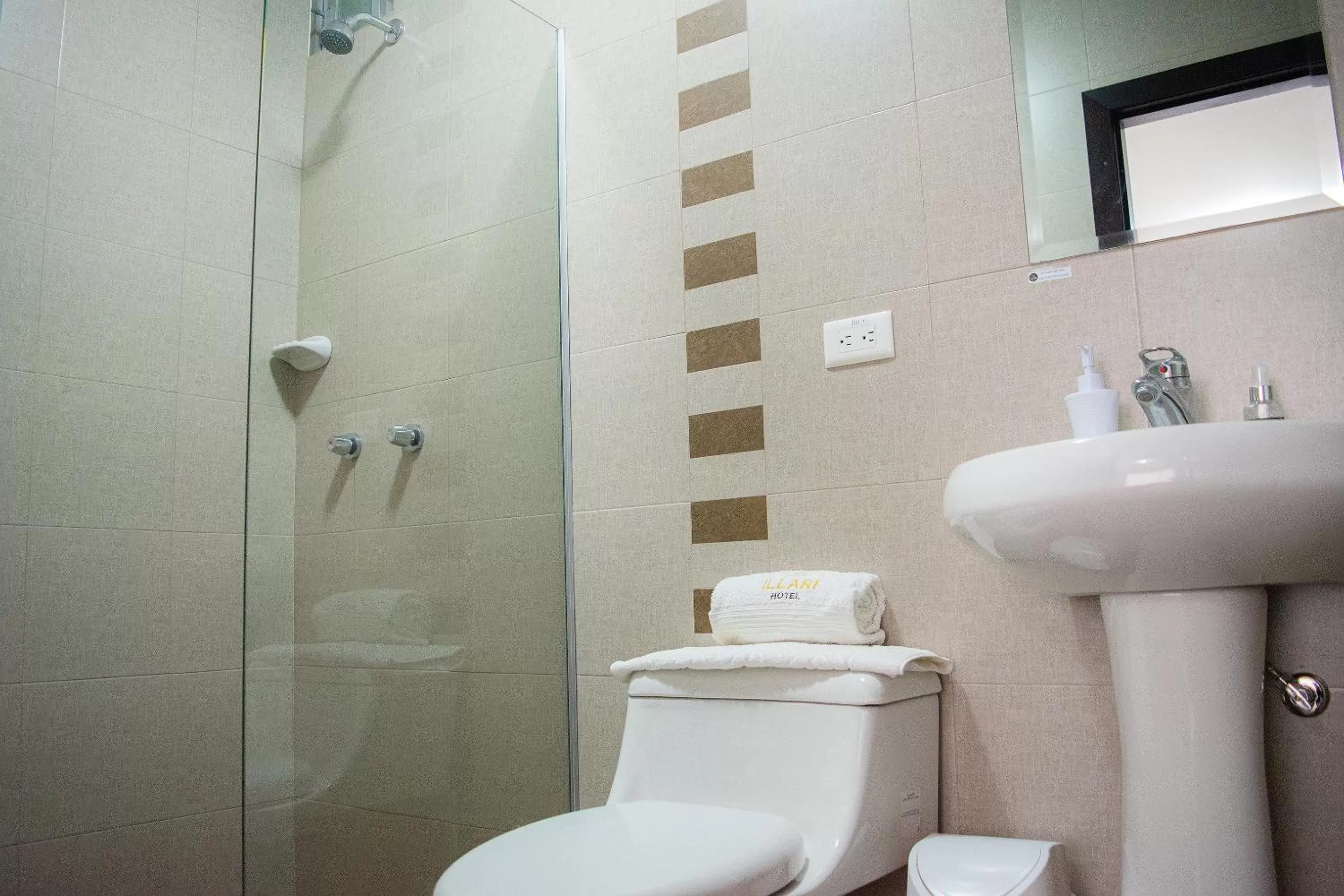 Bathroom in Illari Hotel