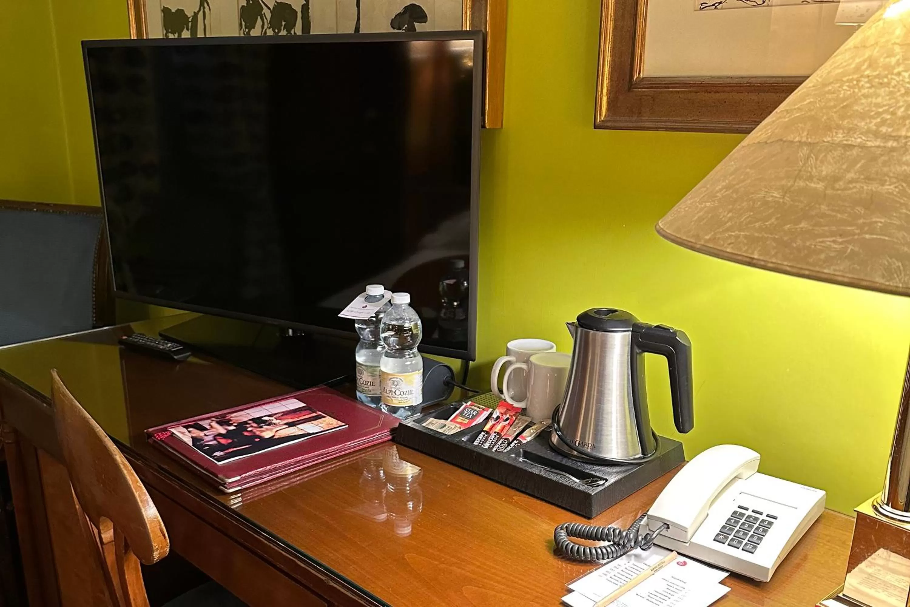 Coffee/tea facilities in Hotel Albani Firenze