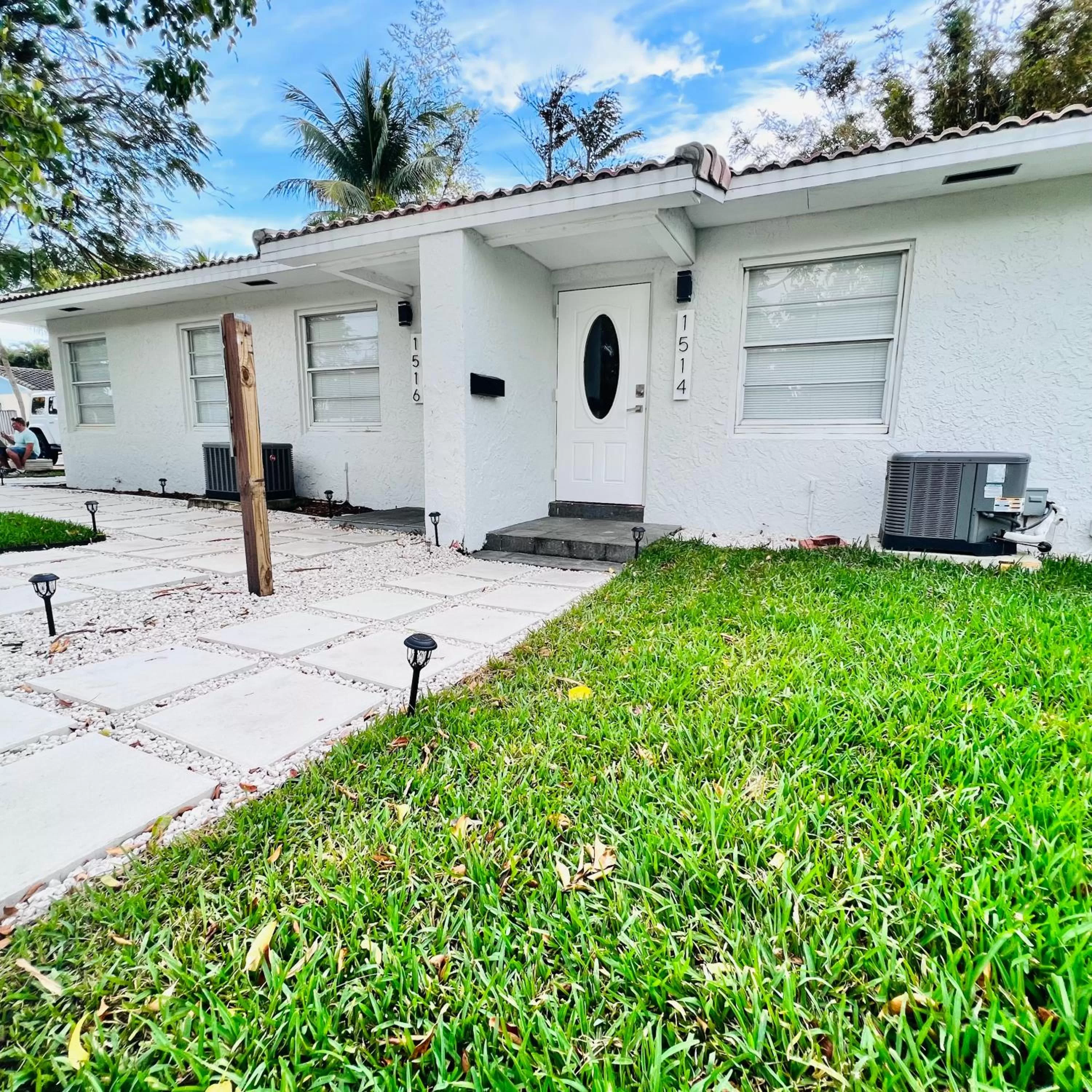 Property building in CocoBay 2BR Condos Near Beach, Galleria Mall, Wilton Manors, Cruise Port