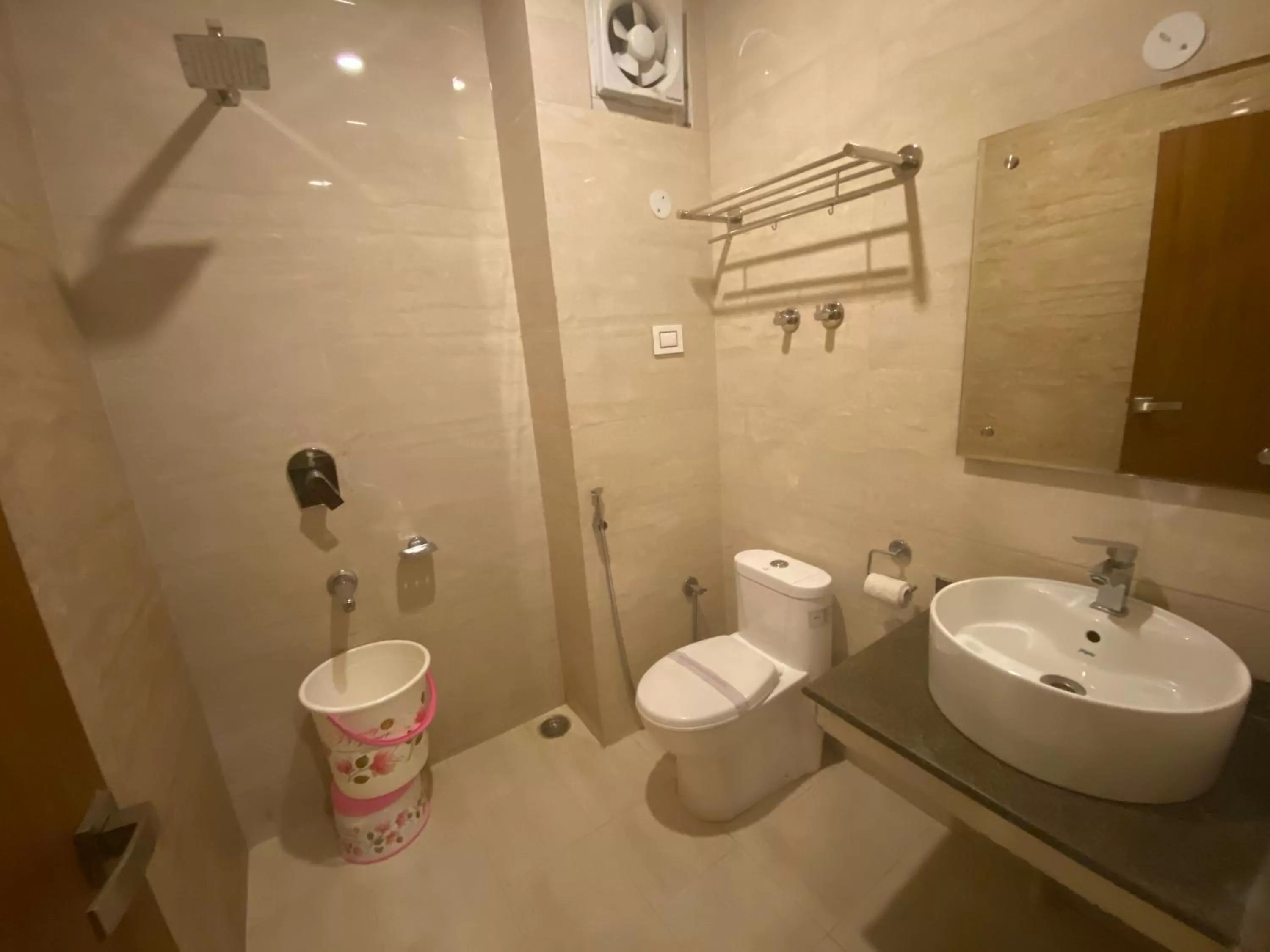 Bathroom in Hotel Ambika Resort Manali
