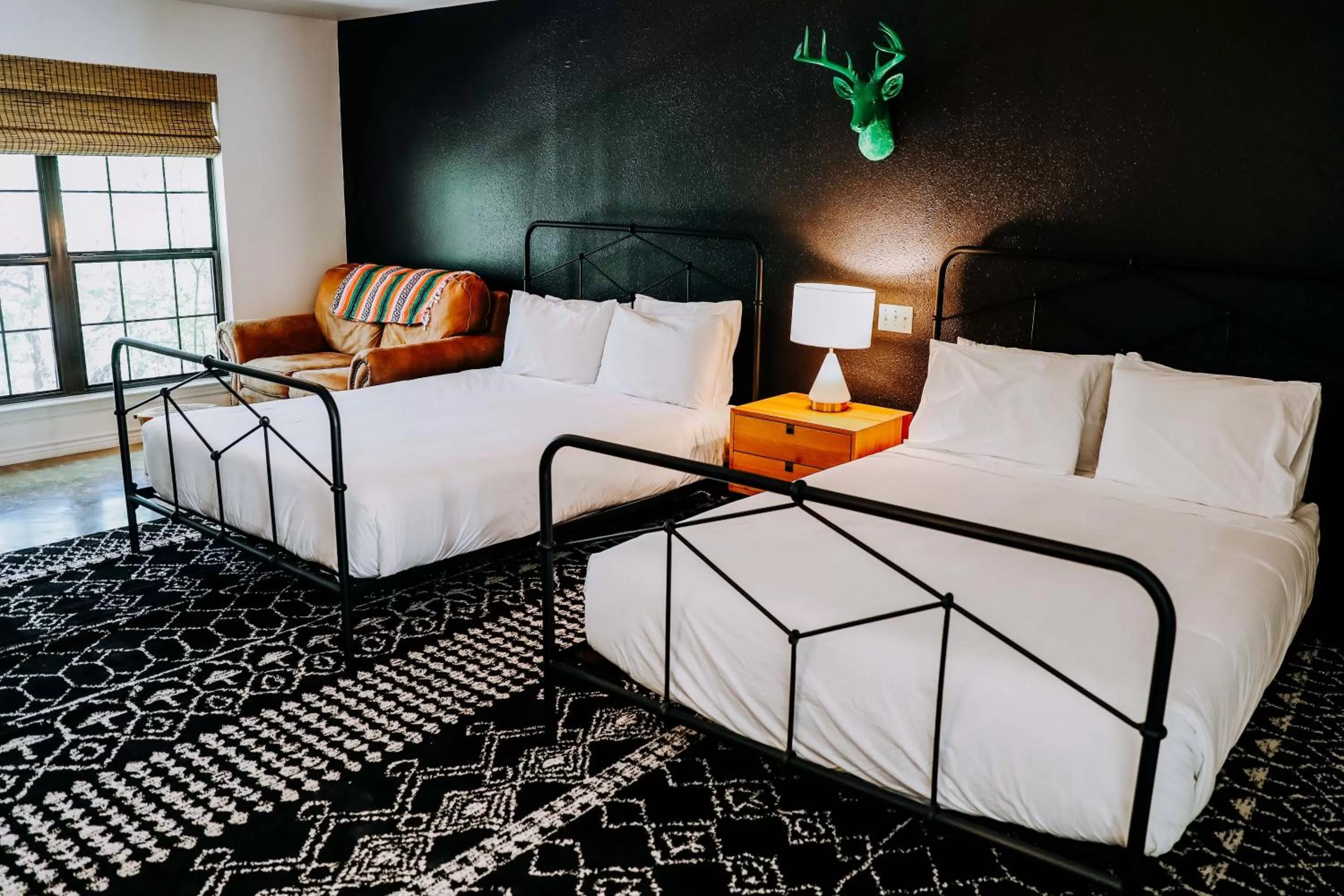 Bedroom, Bed in Wimberley Inn & bar