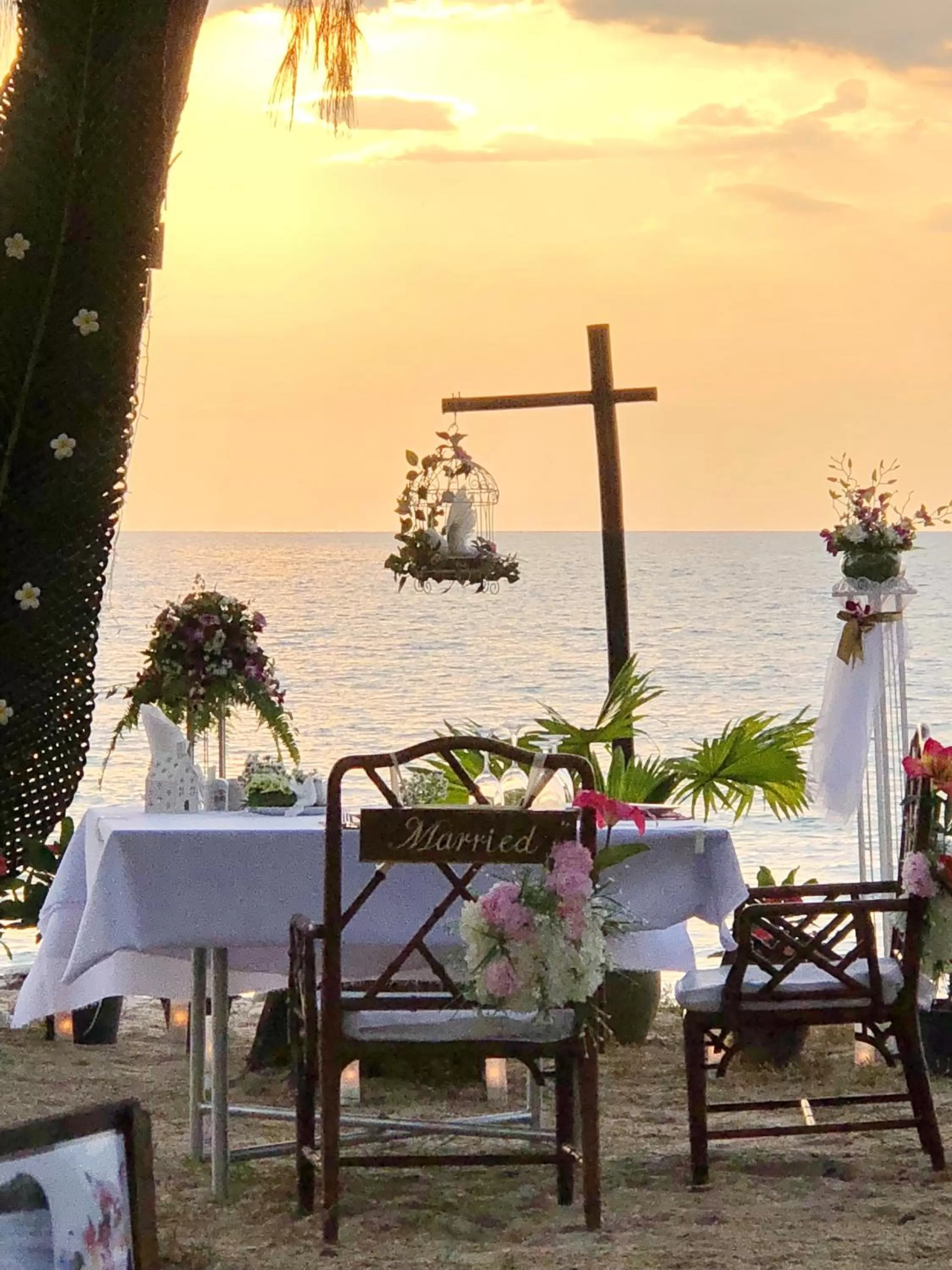 Restaurant/places to eat in ThaiLife Wellness & Meditation Resort- SHA Plus