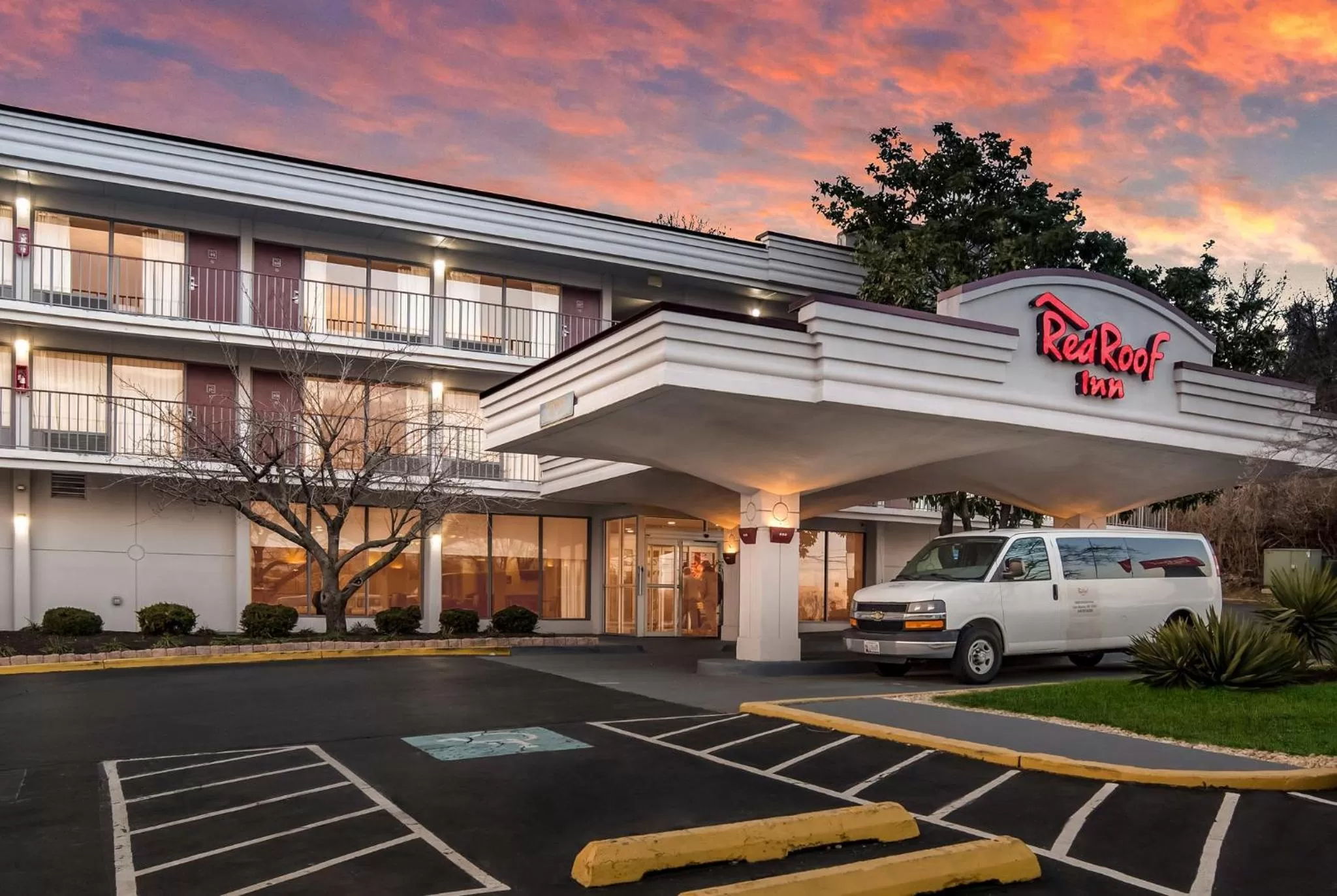 Property building in Red Roof Inn Baltimore South Glen Burnie