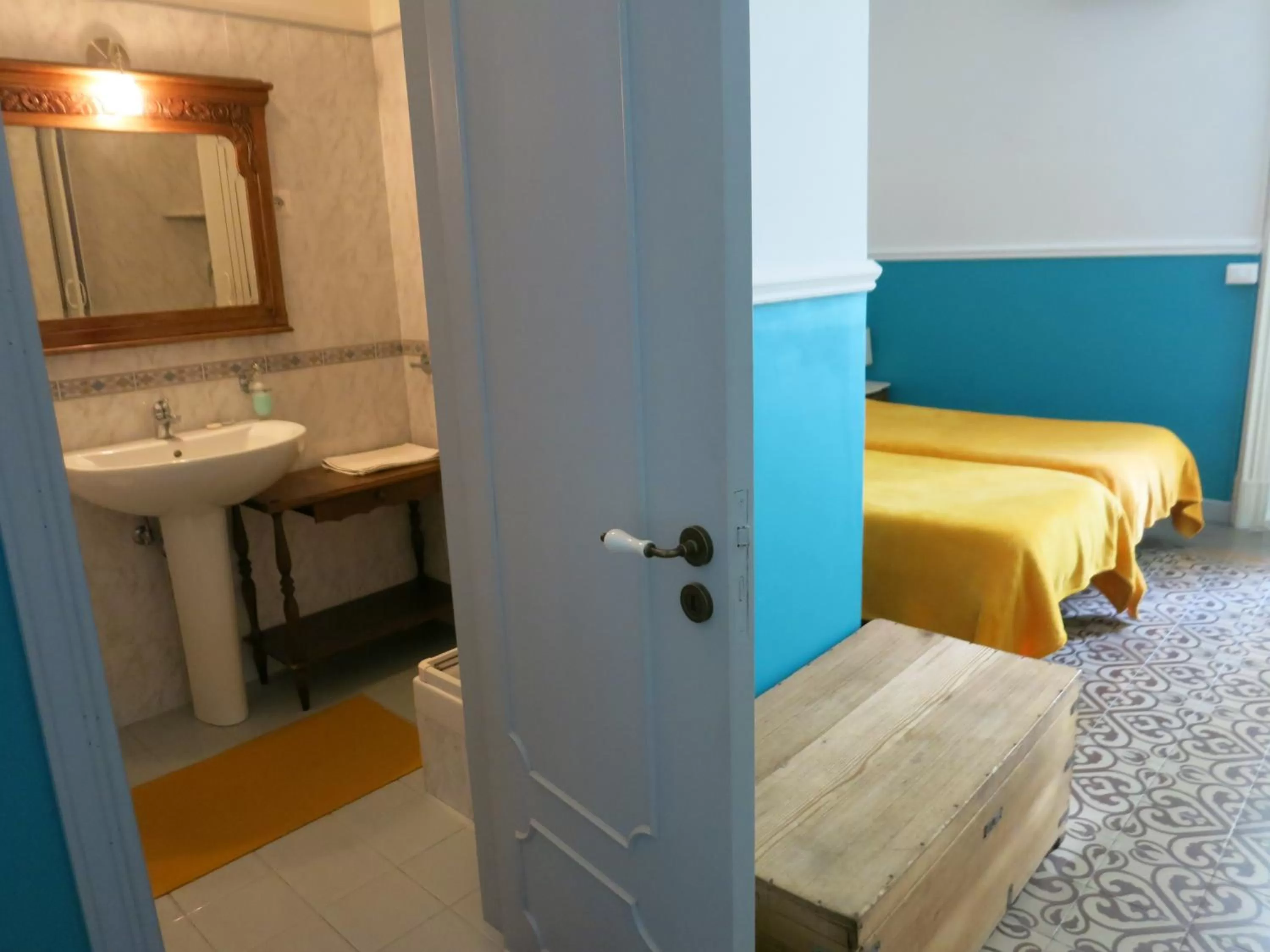 Bathroom, Bed in Maison Decò