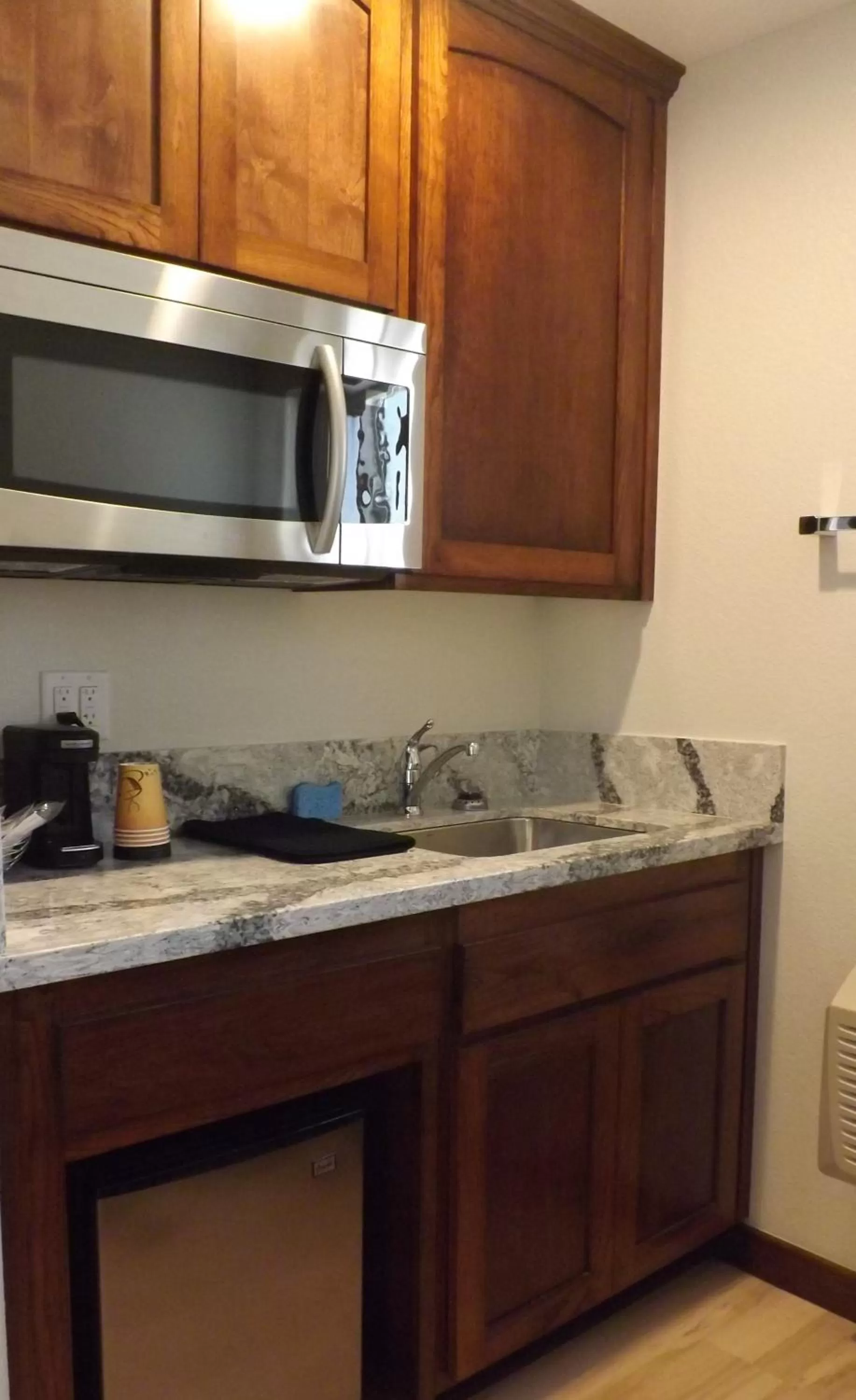 Kitchen or kitchenette in Shoshone Inn