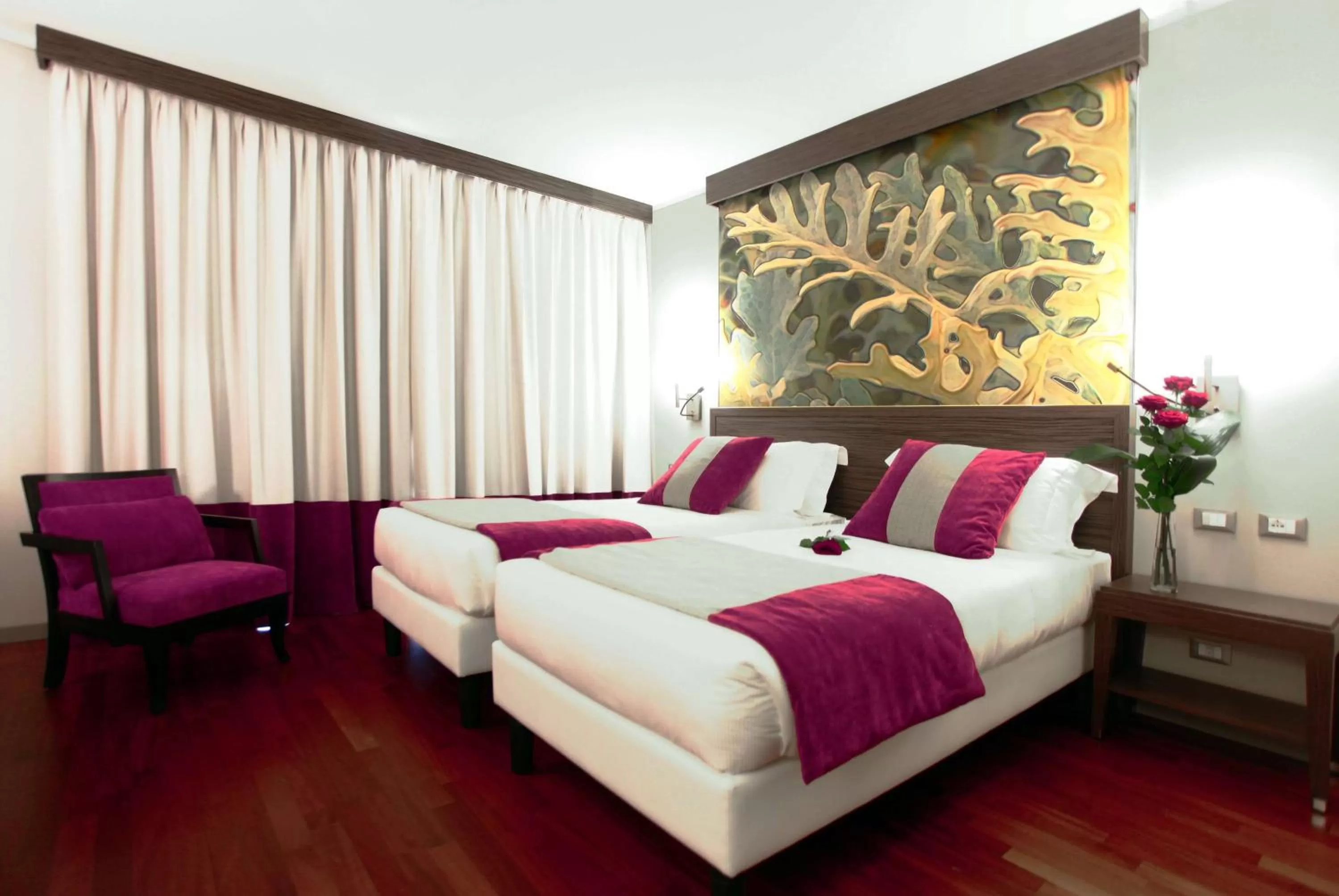 Photo of the whole room, Bed in Ramada Plaza by Wyndham Milano