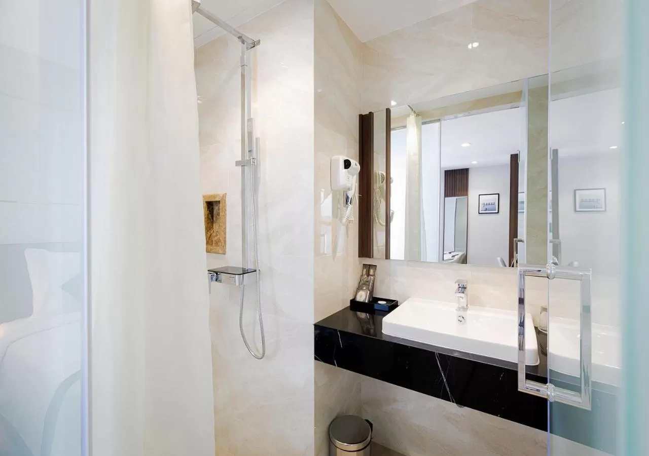 Toilet in Masova Hotel