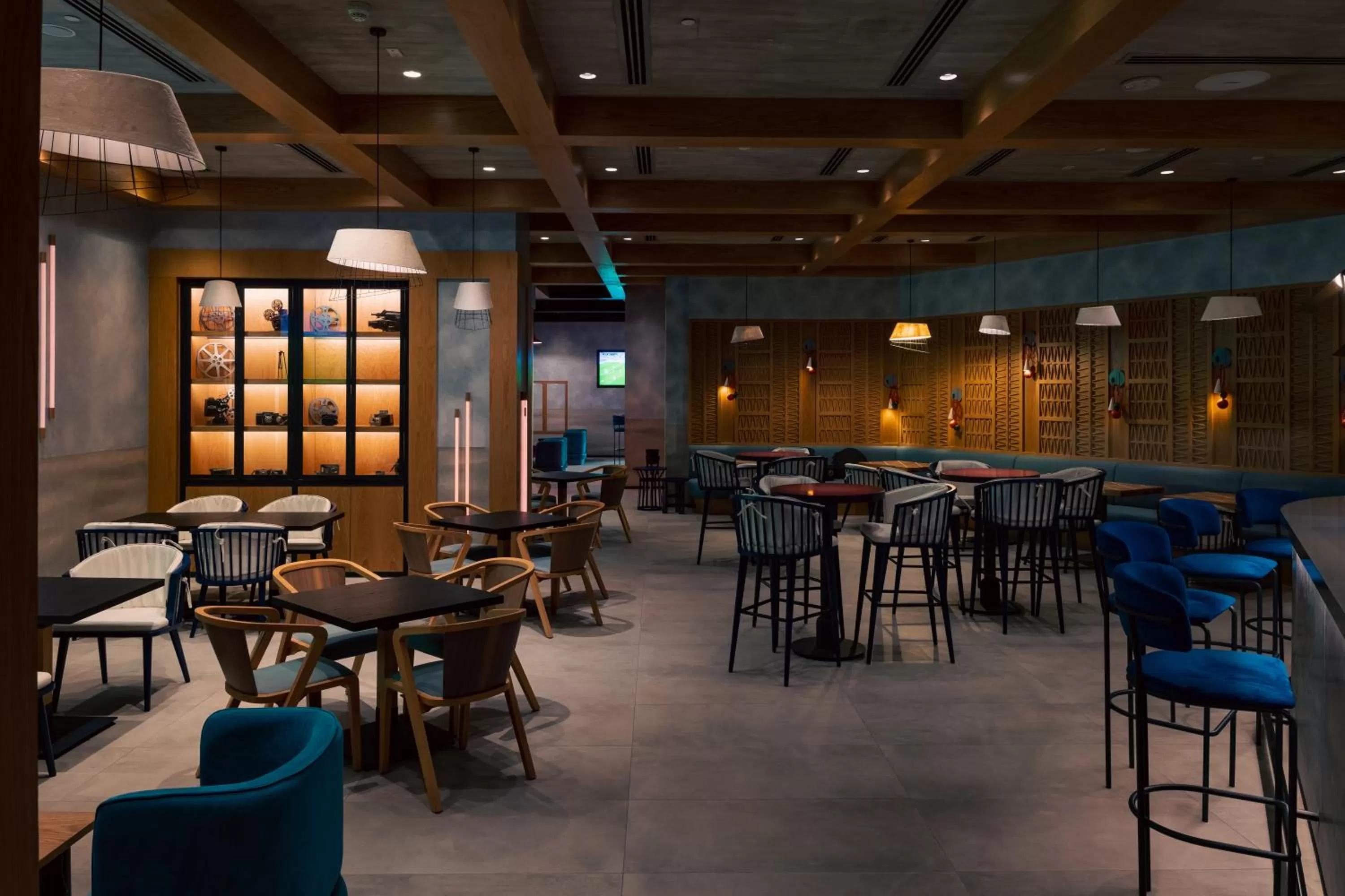 Restaurant/places to eat in ERTH Abu Dhabi Hotel