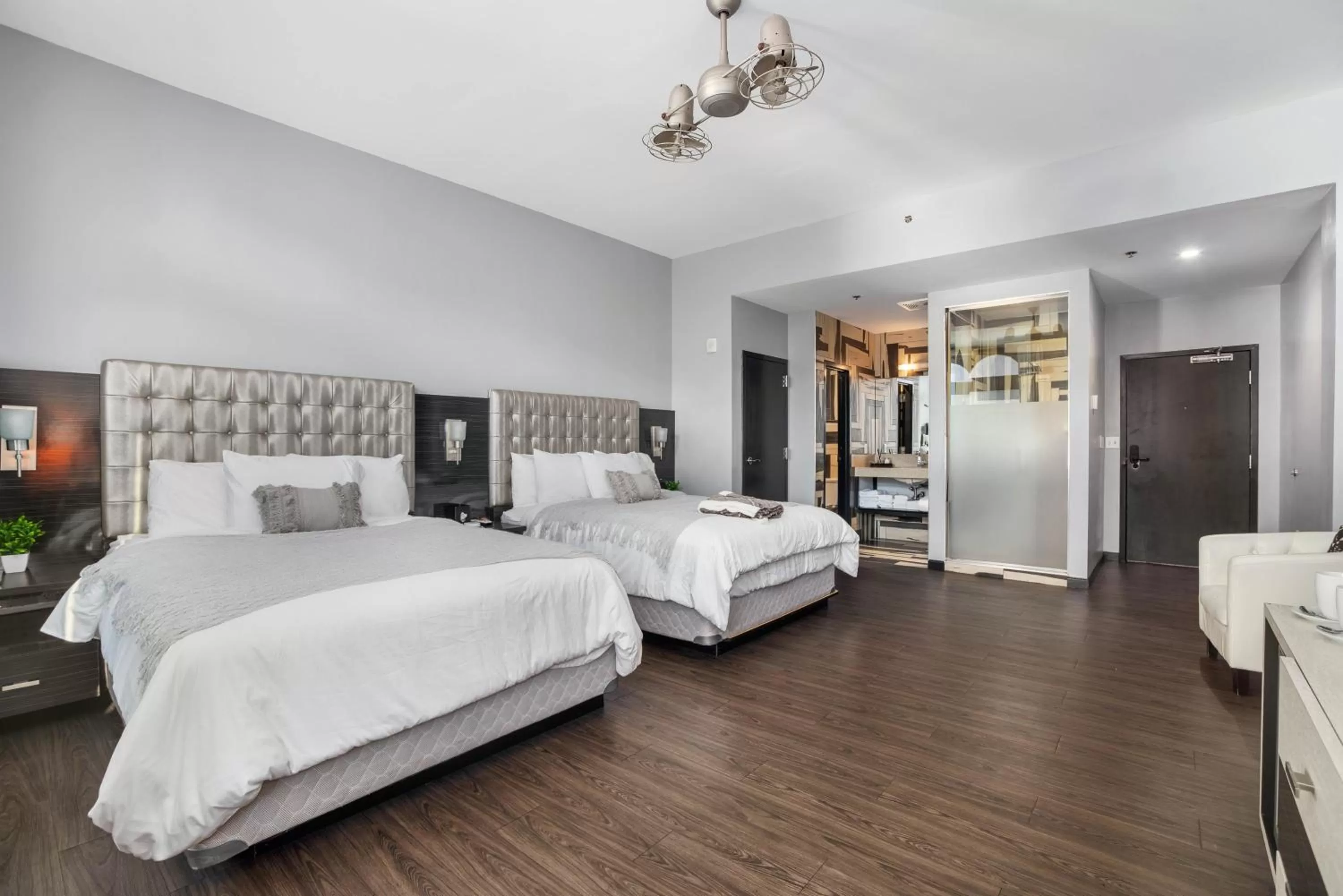 Photo of the whole room, Bed in Good Hotels Downtown Denver