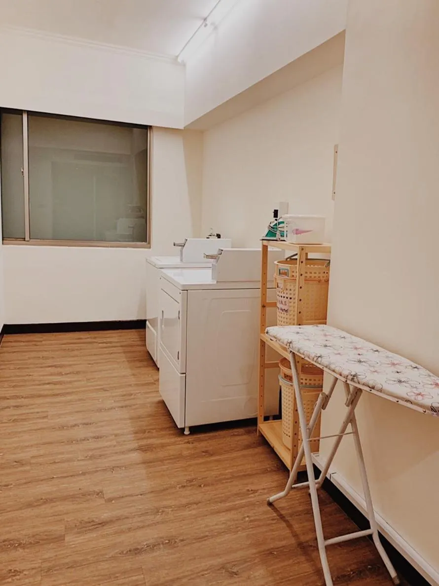 Area and facilities in Metro Hotel