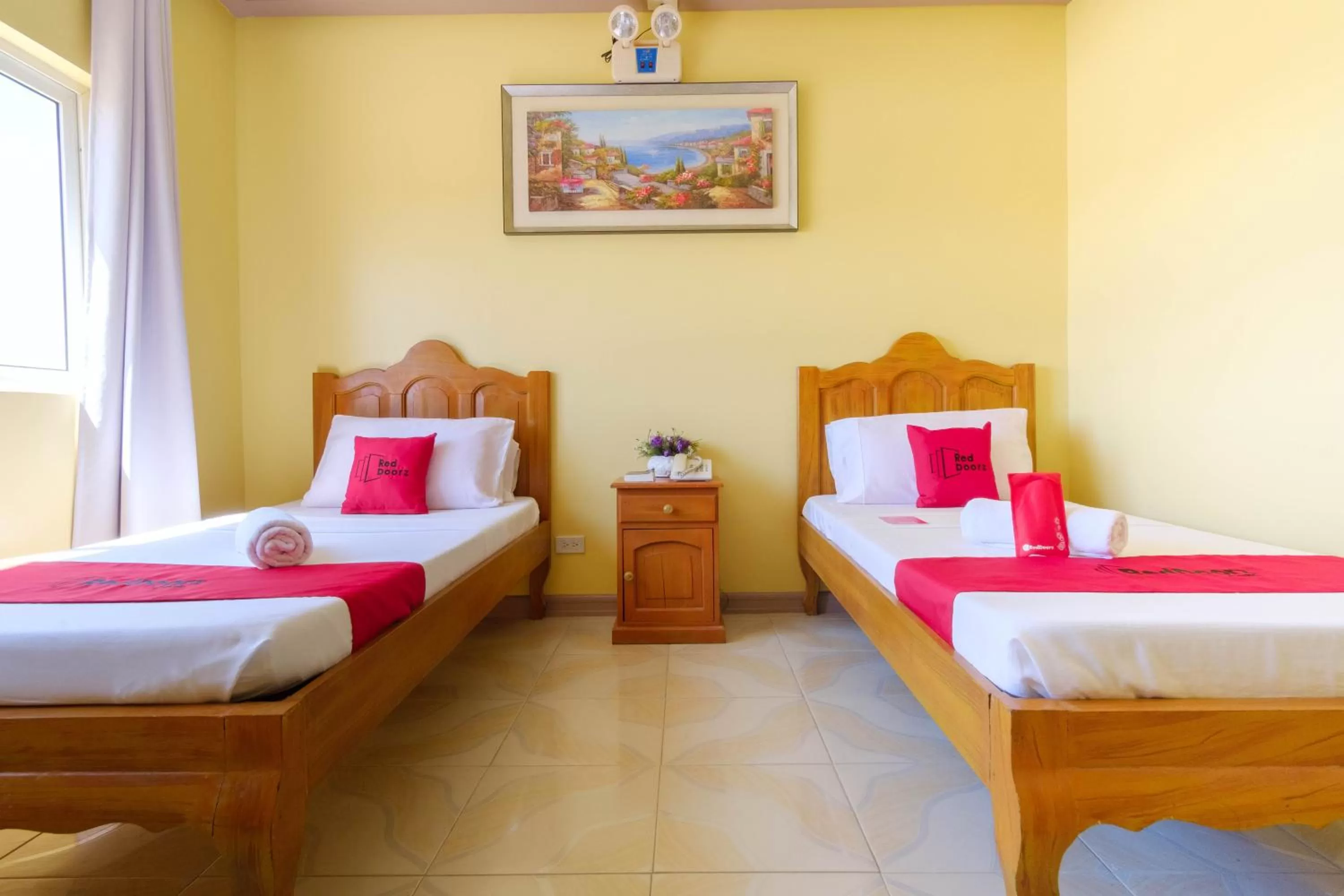 Bed in RedDoorz Plus @ Manalo Extension Palawan