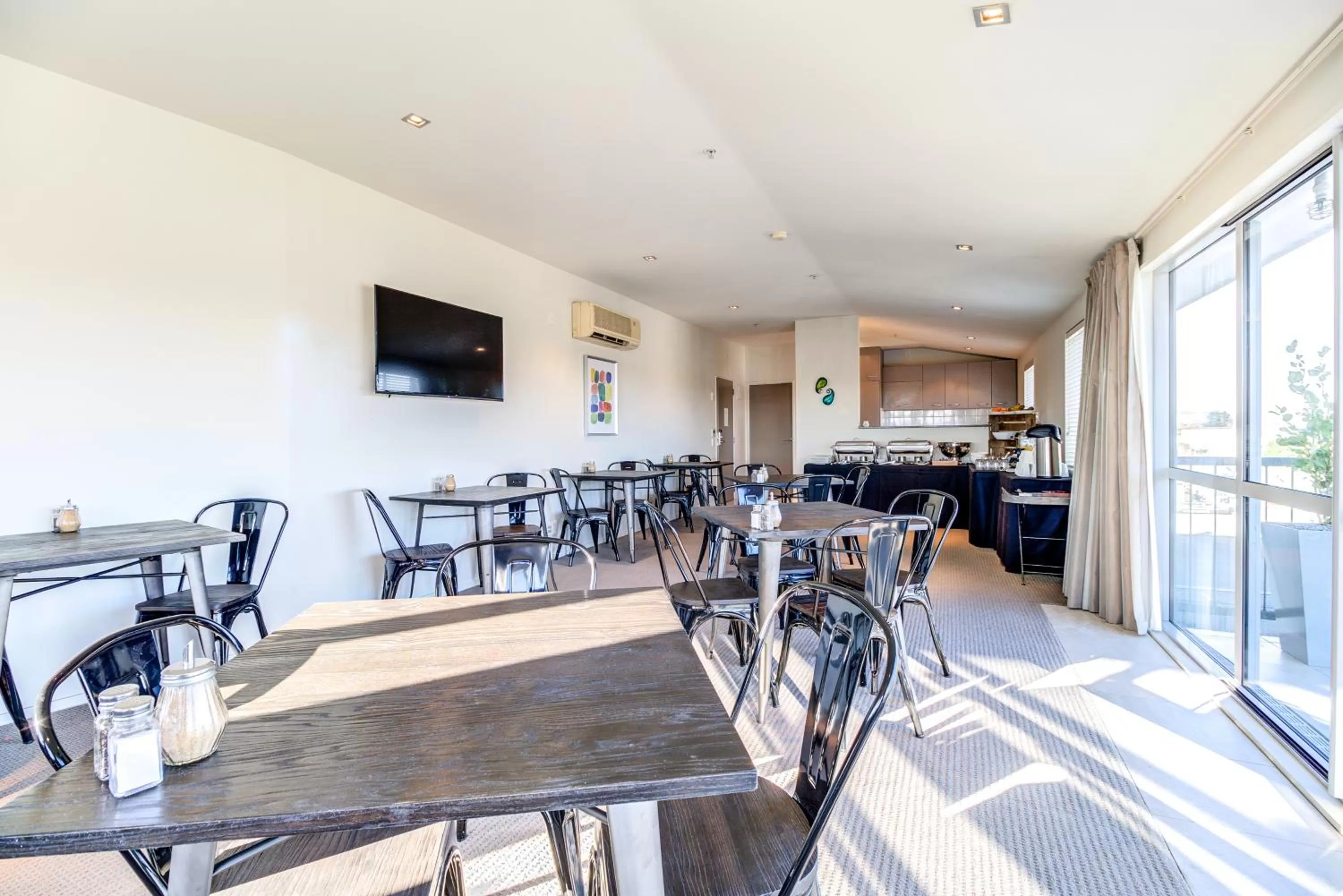 Restaurant/places to eat in Parkview On Hagley