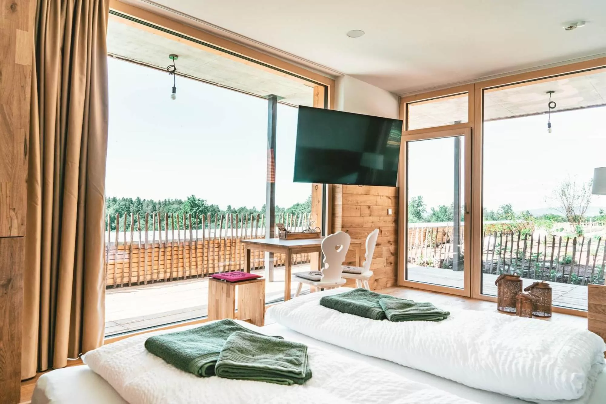 Photo of the whole room, Bed in Gut Hügle Erlebnishof & Spa