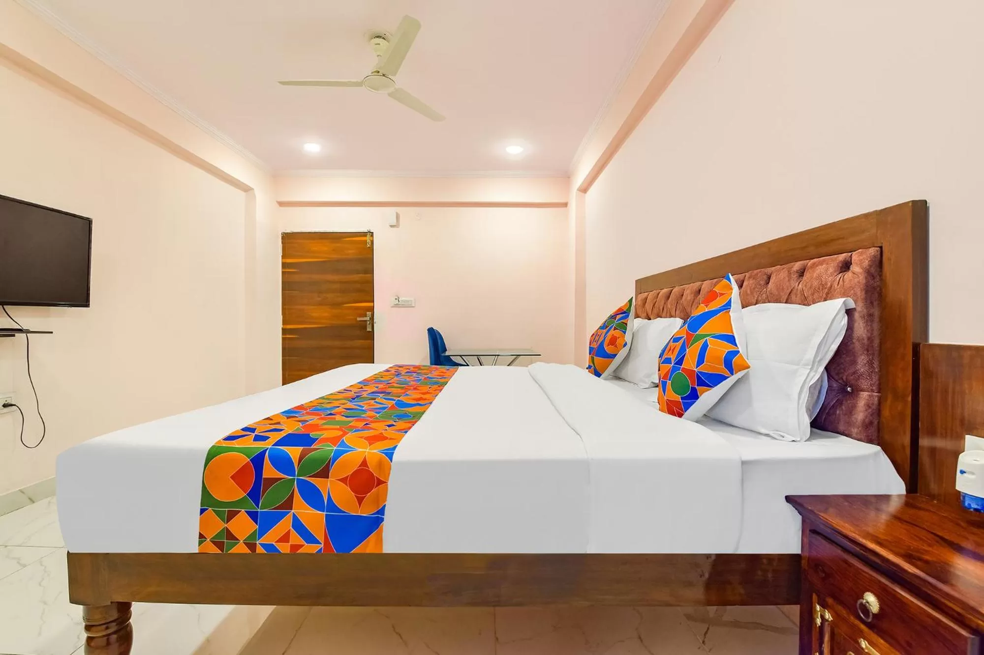 Bed in FabHotel JBS Heritage