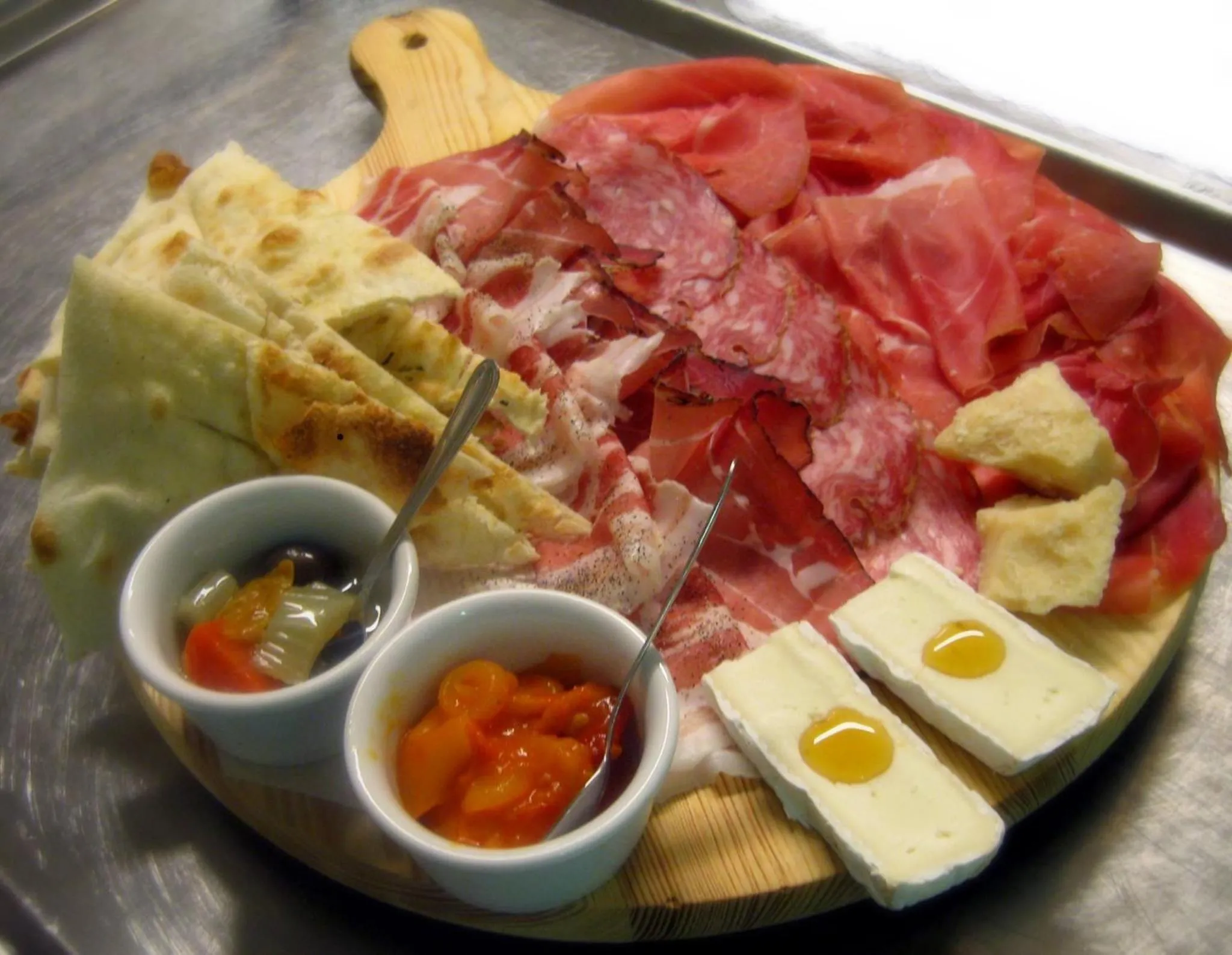 Restaurant/places to eat in Hotel Blue Ribbon