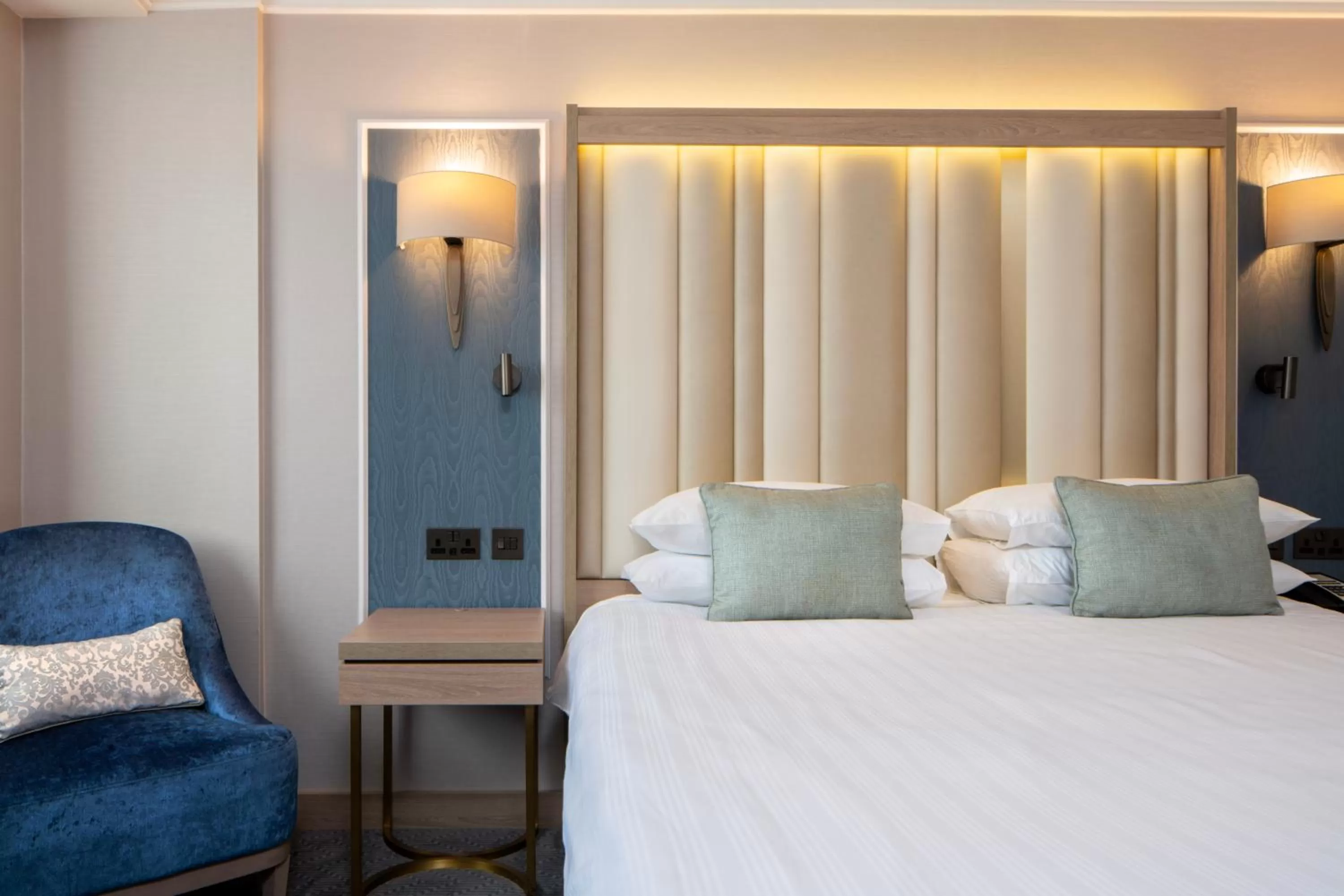 Bedroom, Bed in Danubius Hotel Regents Park