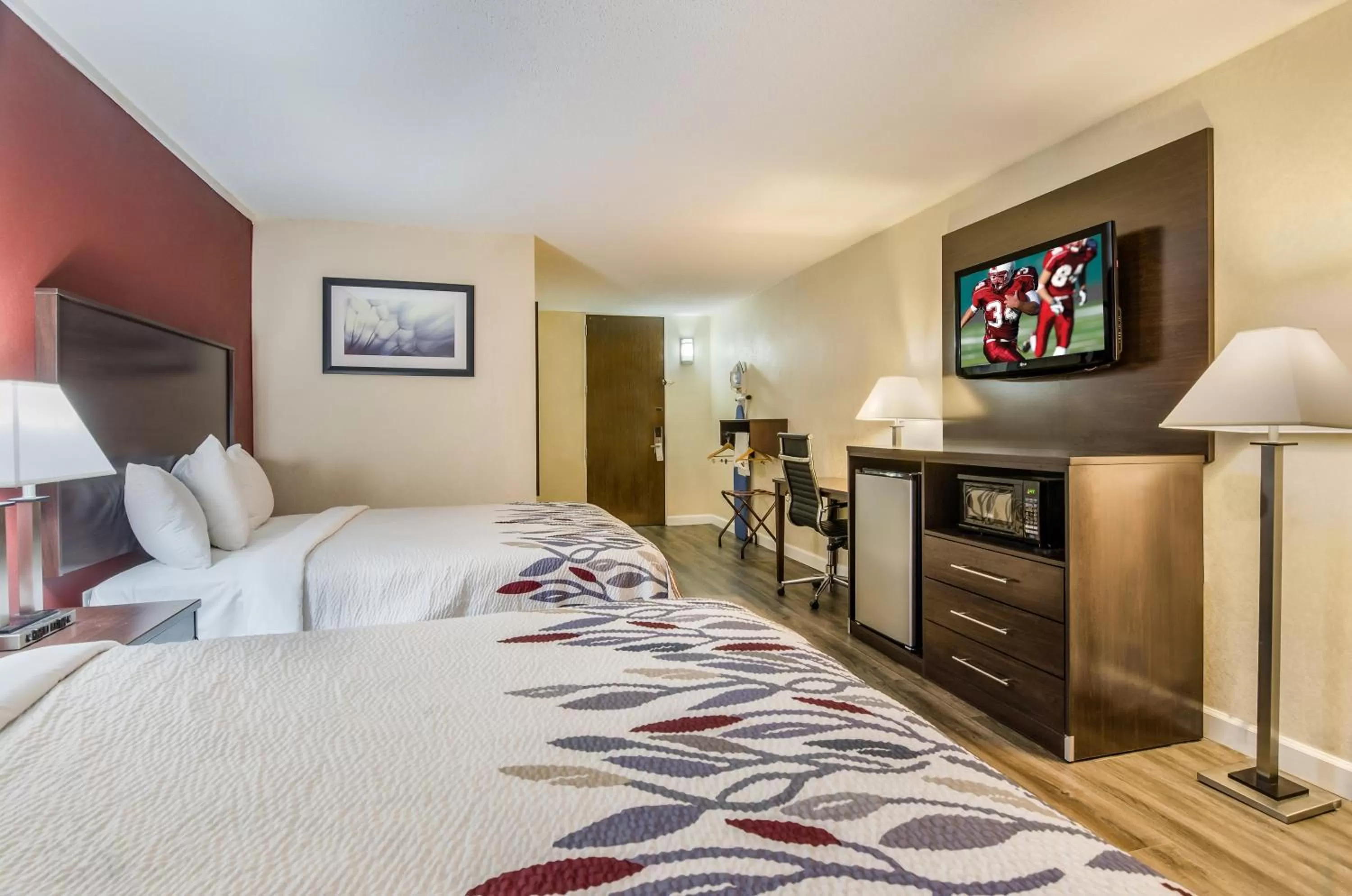 Bedroom, Bed in Red Roof Inn Madison Heights, VA