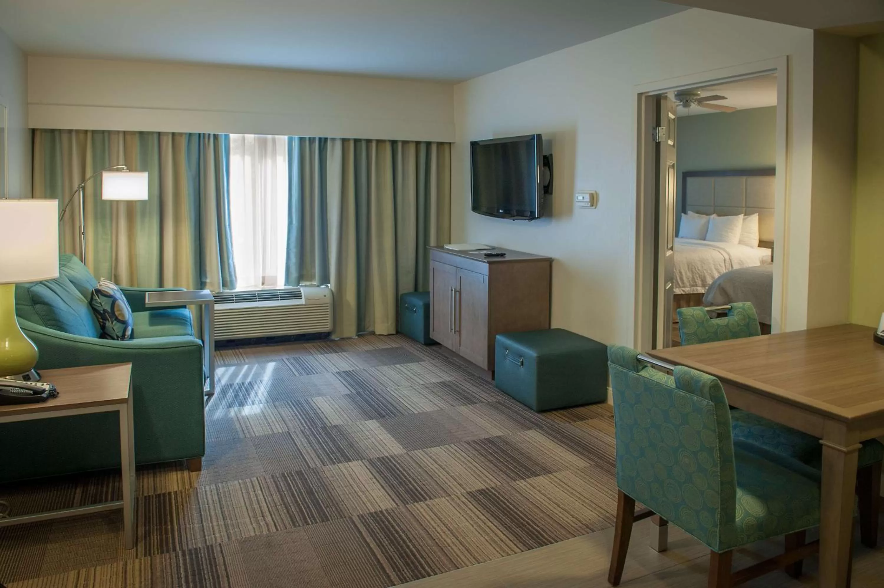 Bed in Hampton Inn & Suites New Orleans/Elmwood