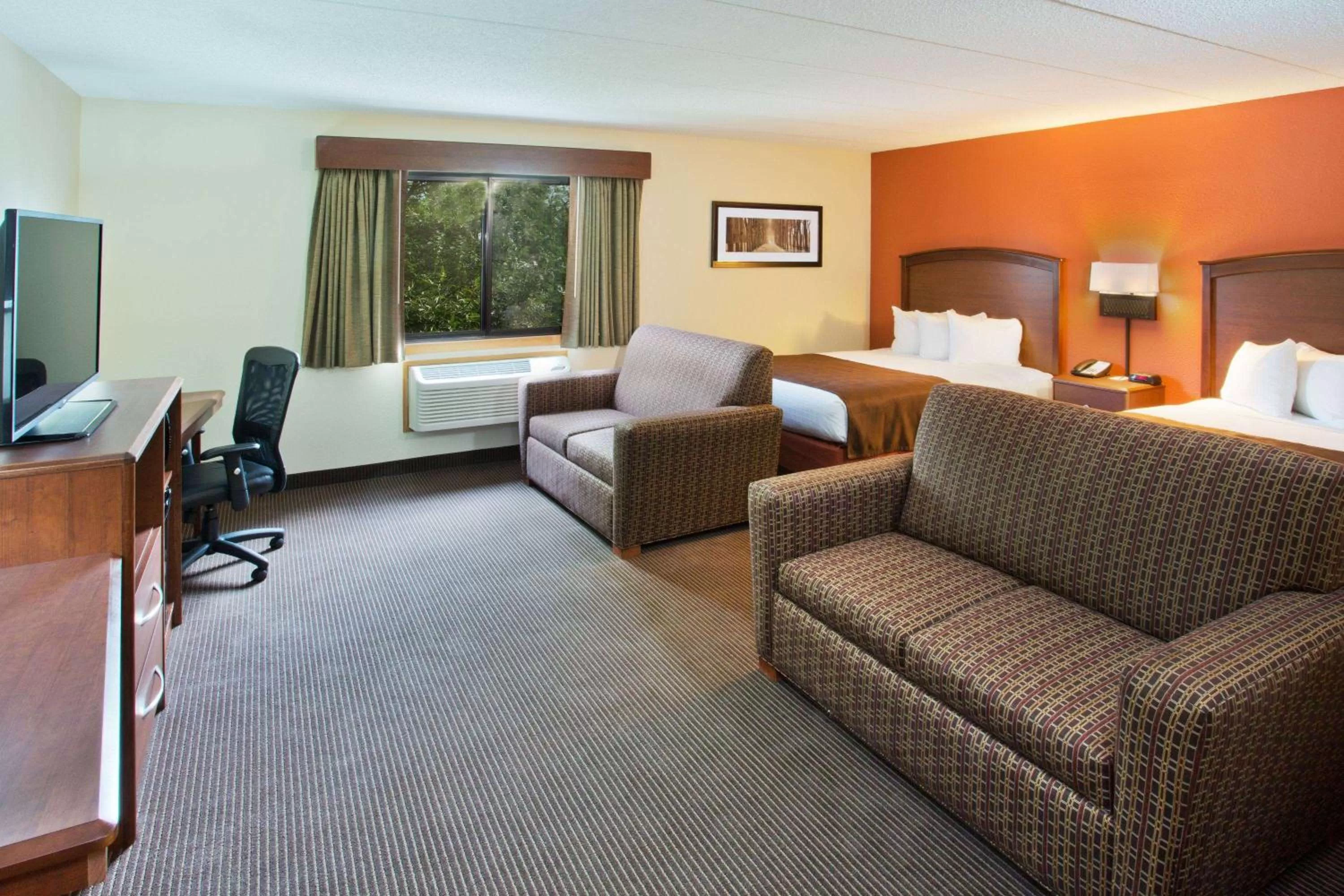 Photo of the whole room, Bed in AmericInn by Wyndham Grand Forks