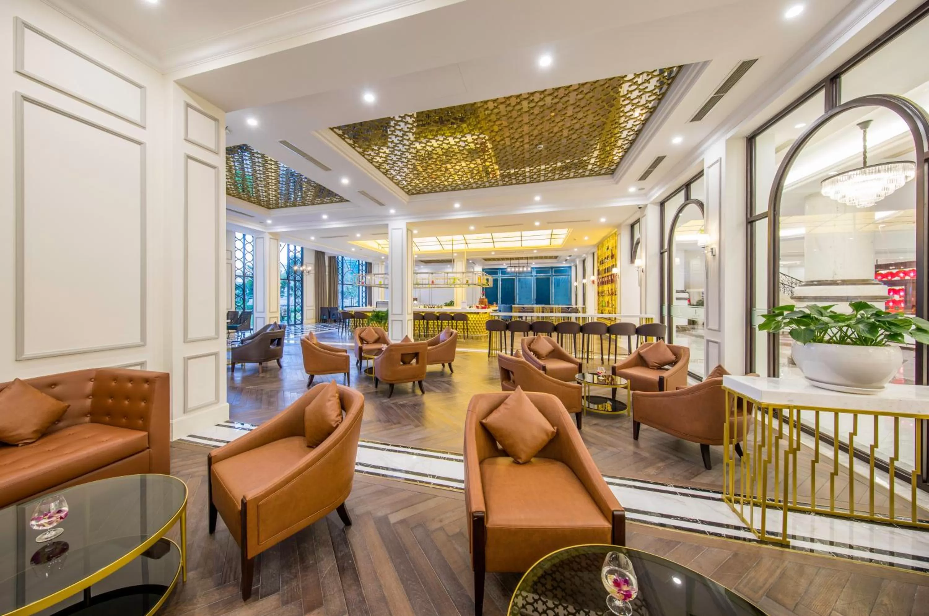 Lounge or bar in Meliá Vinpearl Cam Ranh Beach Resort
